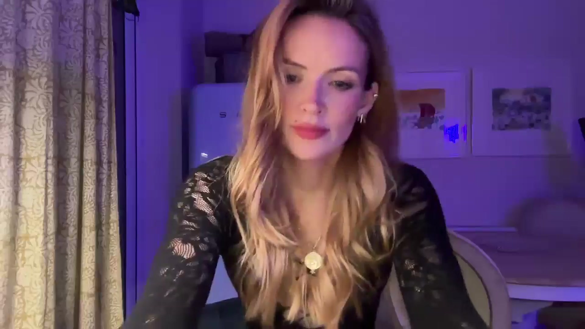 Gallery image thumbnail from Courtney's myfreecams stream on, 06/17/2025, 23:13 image 8 of 20