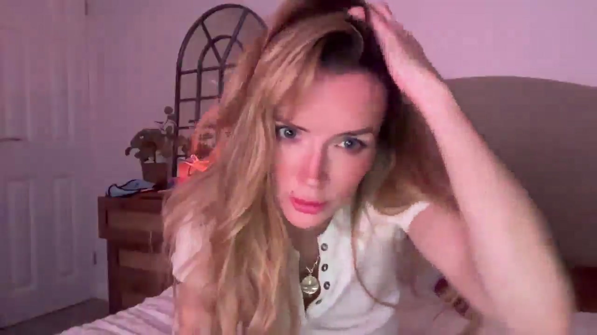 Gallery image thumbnail from Courtney's myfreecams stream on, 07/21/2025, 22:27 image 13 of 20