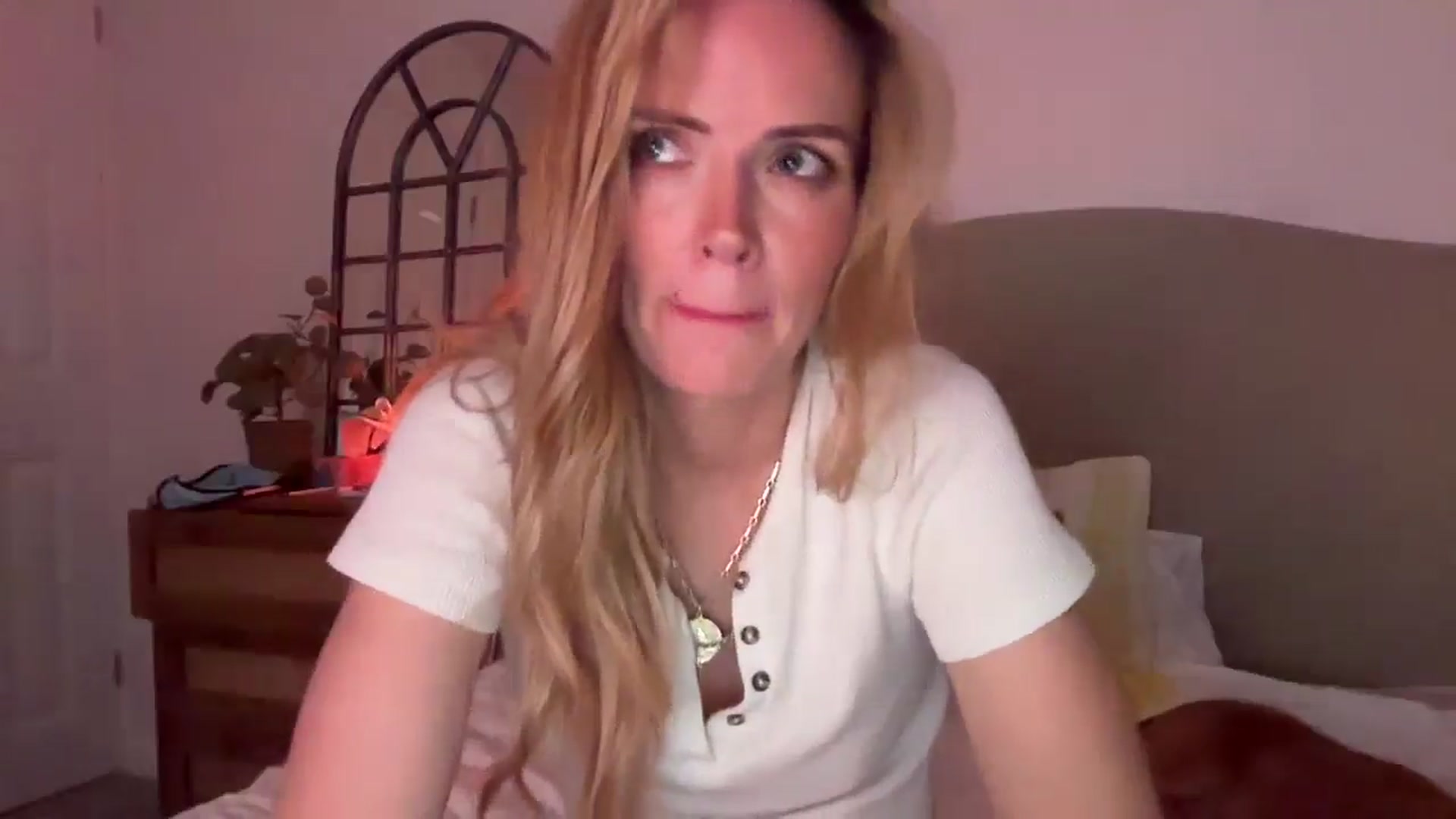 Gallery image thumbnail from Courtney's myfreecams stream on, 07/21/2025, 22:27 image 17 of 20