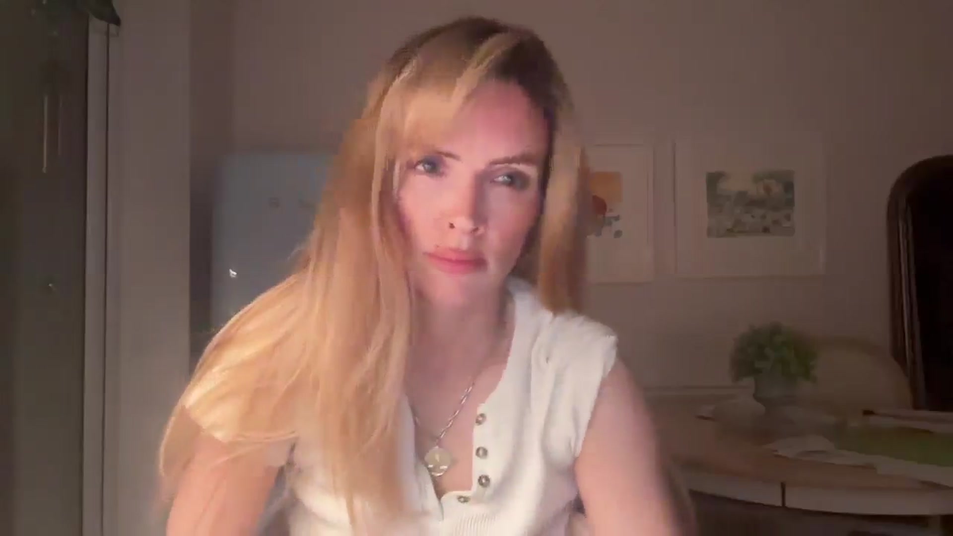 Gallery image thumbnail from Courtney's myfreecams stream on, 08/07/2025, 23:54 image 2 of 20