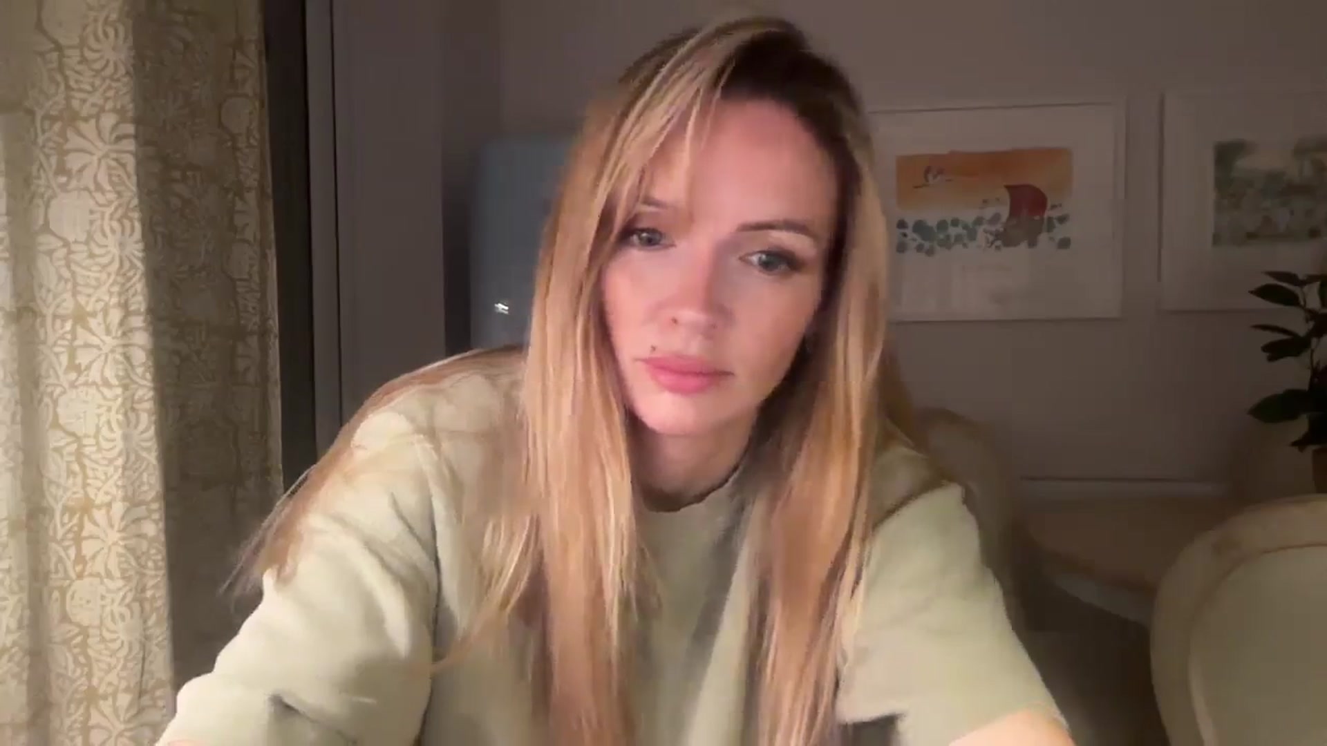 Gallery image thumbnail from Courtney's myfreecams stream on, 08/09/2025, 24:03 image 10 of 20