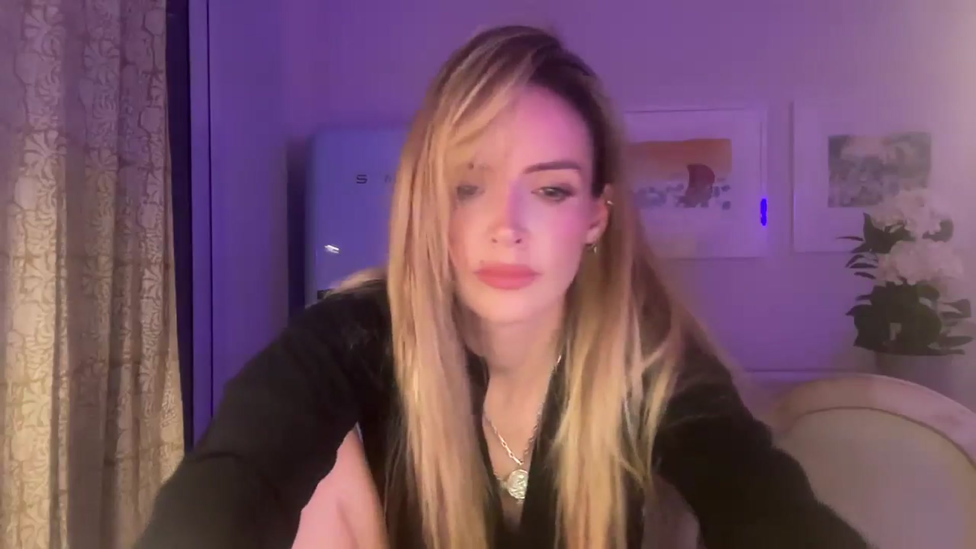 Gallery image thumbnail from Courtney's myfreecams stream on, 08/18/2025, 24:14 image 4 of 20