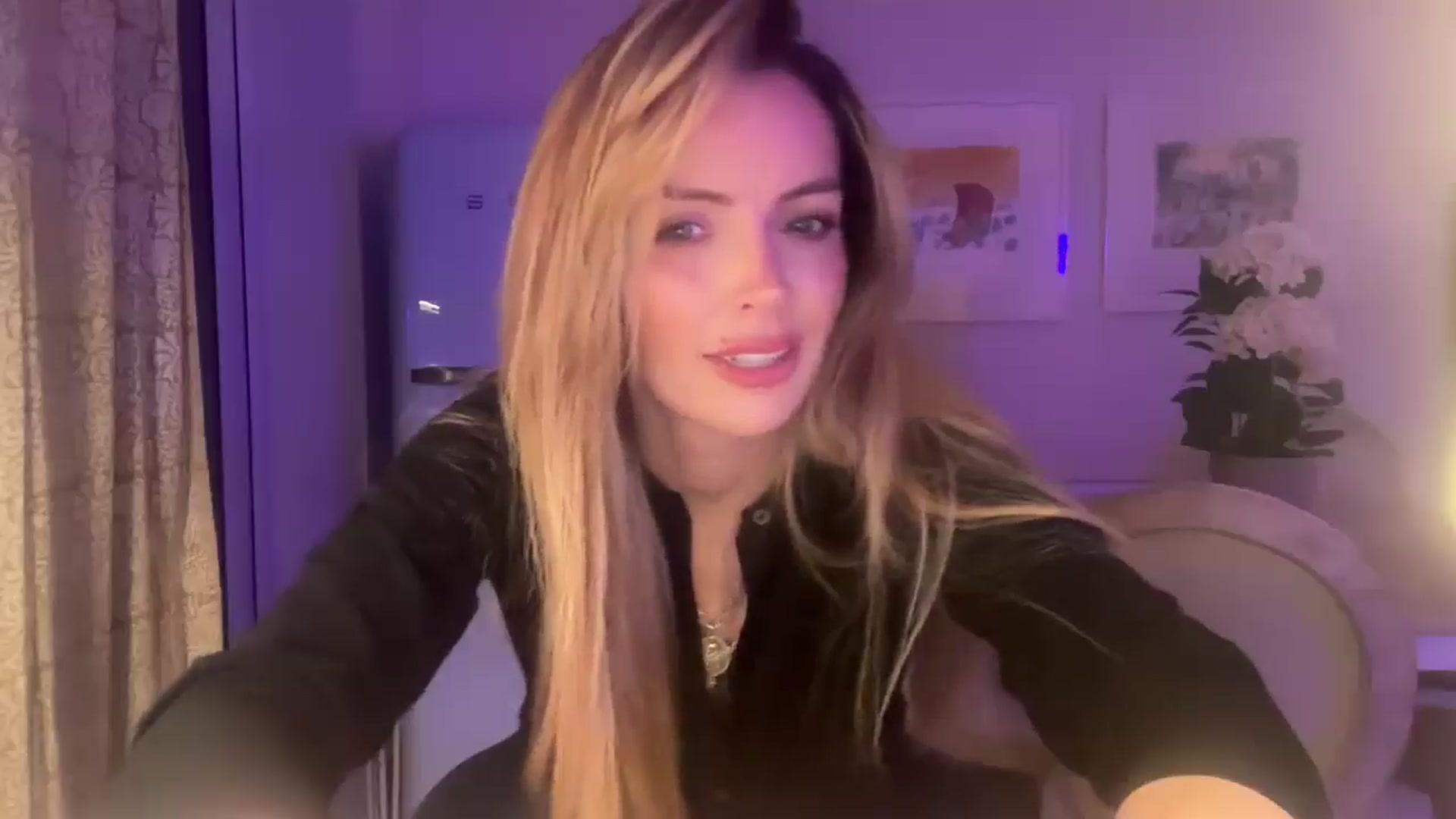 Gallery image thumbnail from Courtney's myfreecams stream on, 08/18/2025, 24:14 image 12 of 20