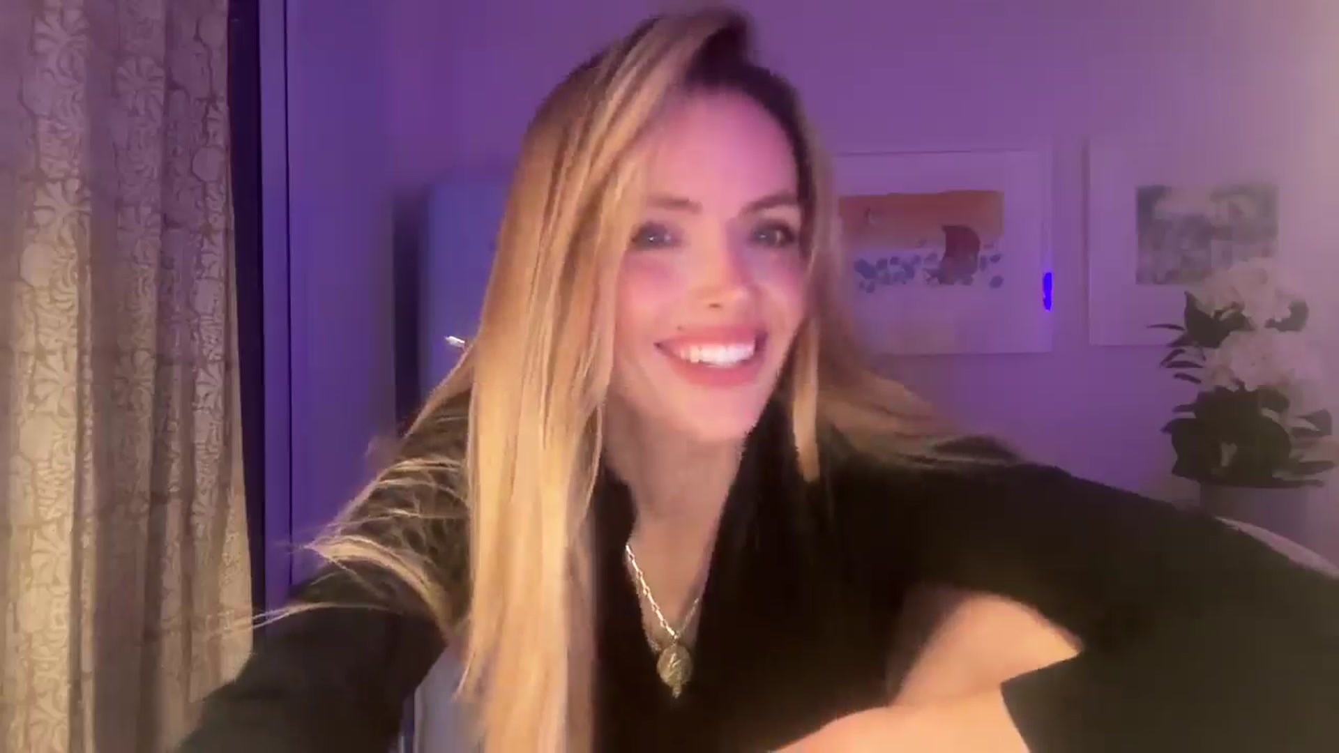 Gallery image thumbnail from Courtney's myfreecams stream on, 08/18/2025, 24:14 image 6 of 20