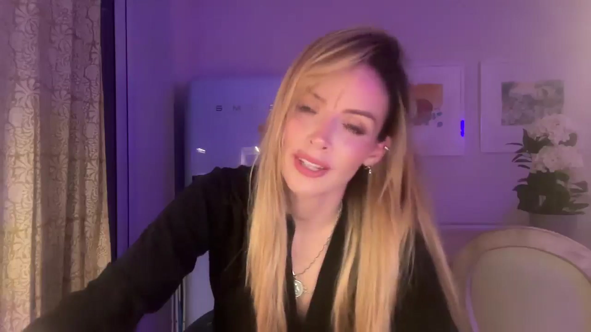 Gallery image thumbnail from Courtney's myfreecams stream on, 08/18/2025, 24:14 image 3 of 20