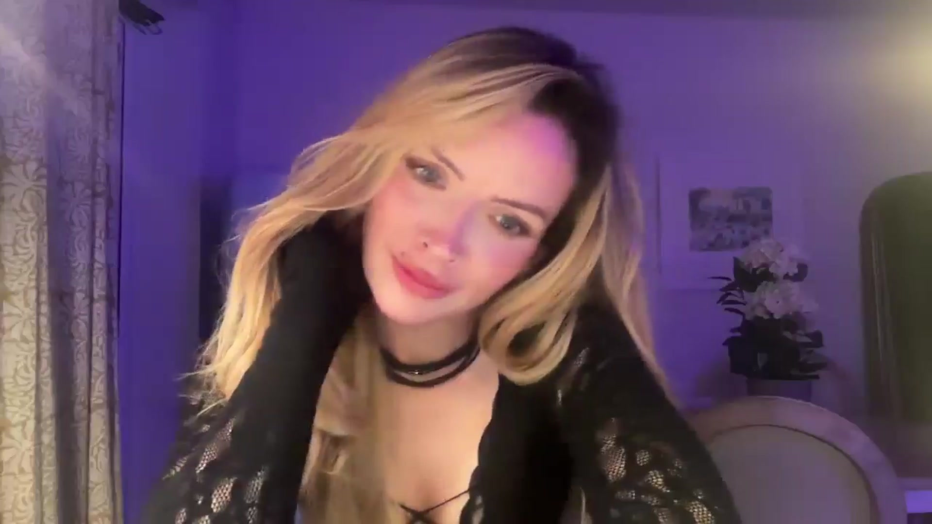 Gallery image thumbnail from Courtney's myfreecams stream on, 08/18/2025, 22:02 image 16 of 20