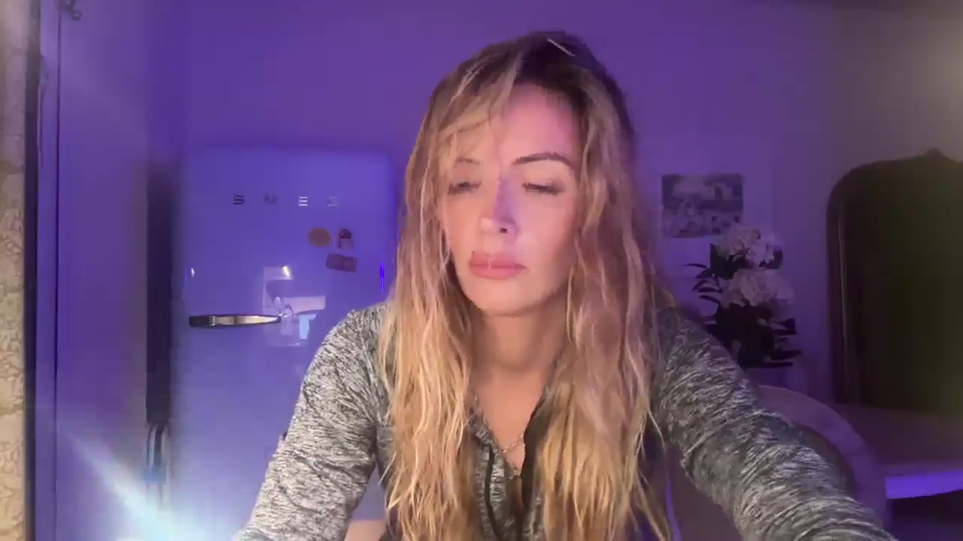 Gallery image thumbnail from Courtney's myfreecams stream on, 08/19/2025, 21:01 image 16 of 20