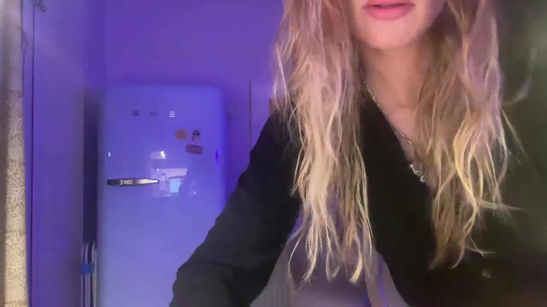 Gallery image thumbnail from Courtney's myfreecams stream on, 08/19/2025, 21:01 image 6 of 20