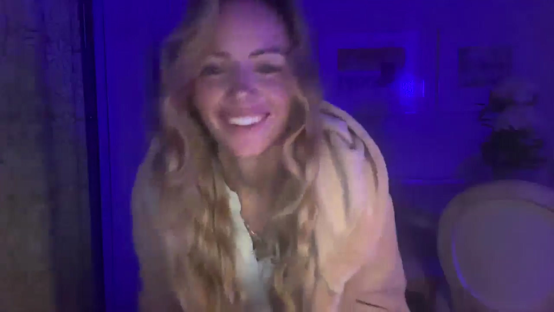 Gallery image thumbnail from Courtney's myfreecams stream on, 08/19/2025, 23:38 image 20 of 20