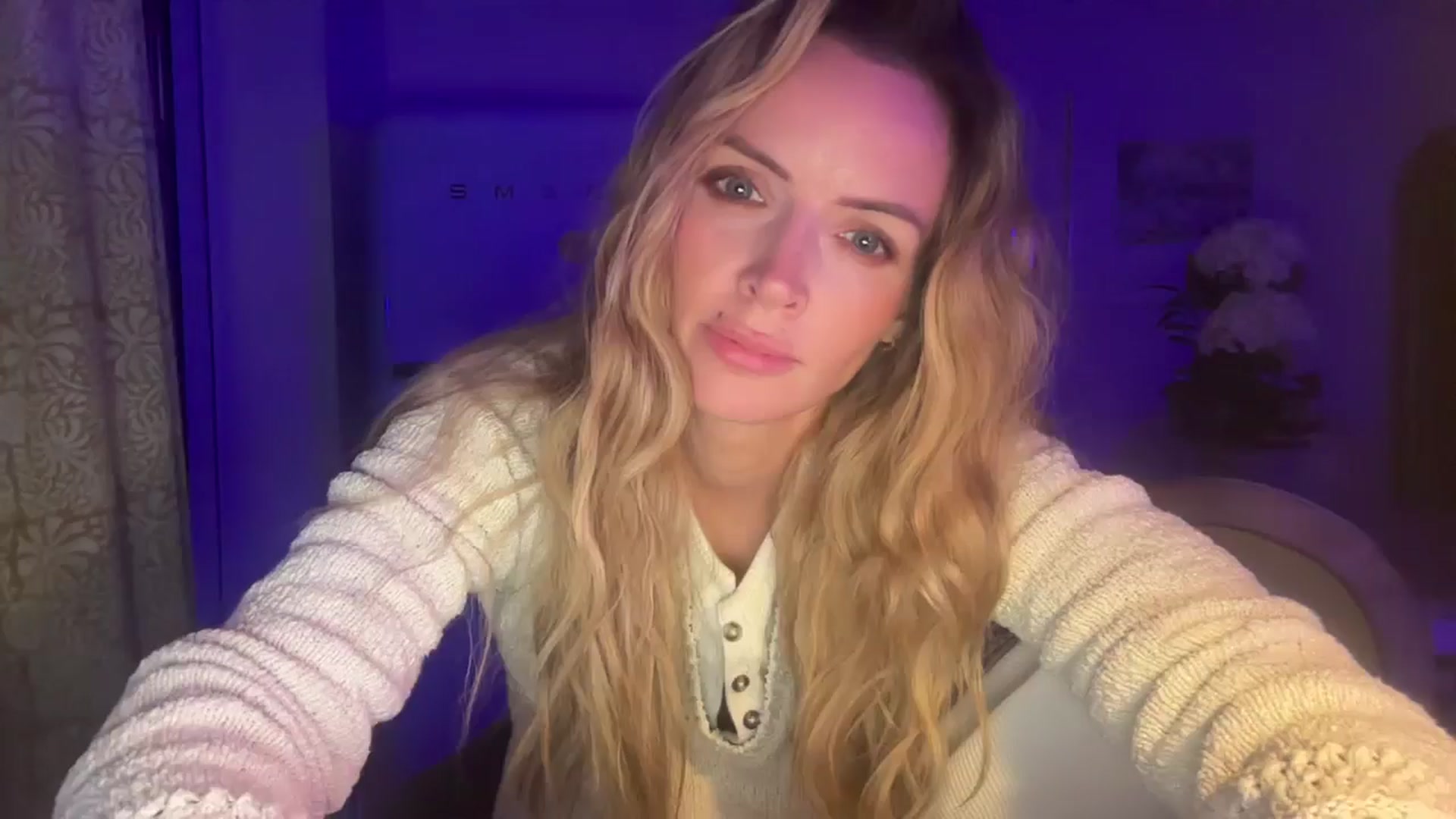 Gallery image thumbnail from Courtney's myfreecams stream on, 08/20/2025, 21:25 image 1 of 20