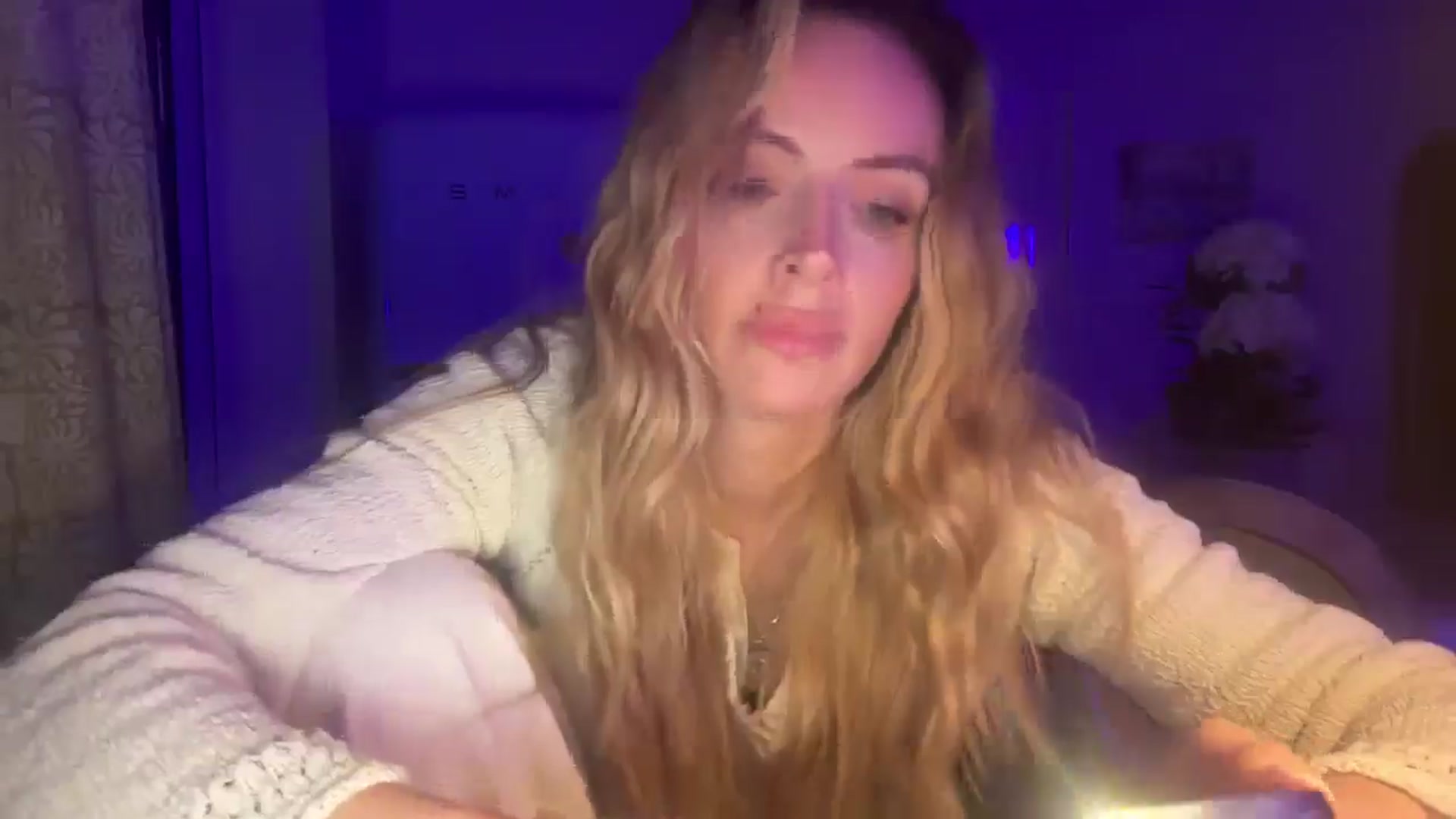 Gallery image thumbnail from Courtney's myfreecams stream on, 08/20/2025, 21:25 image 11 of 20