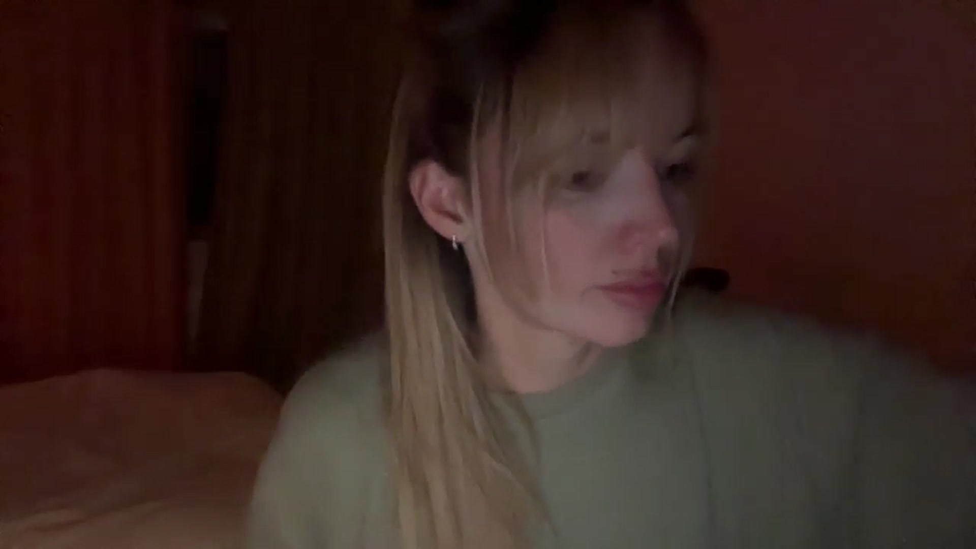 Gallery image thumbnail from Courtney's myfreecams stream on, 08/23/2025, 22:16 image 10 of 20