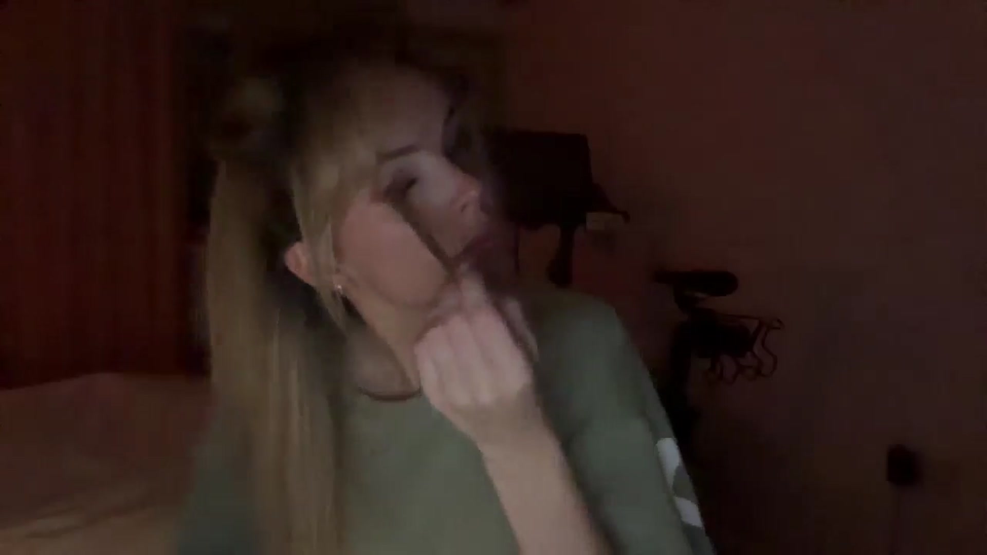 Gallery image thumbnail from Courtney's myfreecams stream on, 08/23/2025, 22:16 image 14 of 20