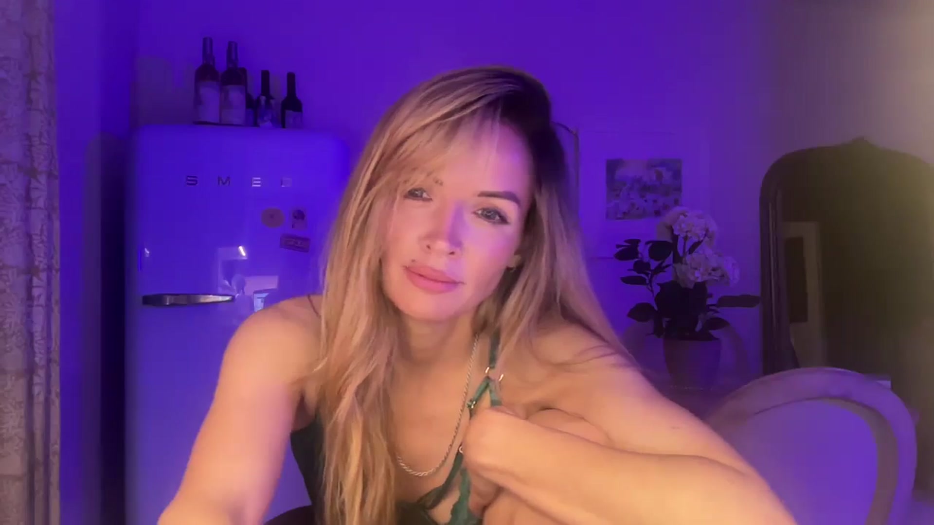 Gallery image thumbnail from Courtney's myfreecams stream on, 09/02/2025, 23:36 image 10 of 20