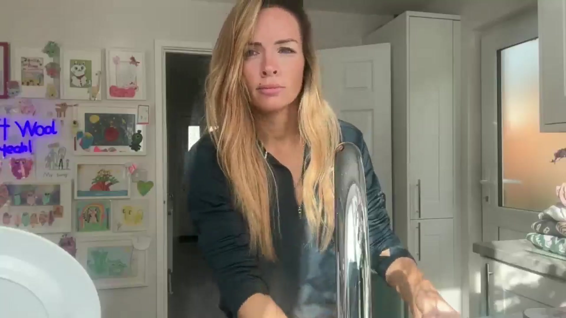 Gallery image thumbnail from Courtney's myfreecams stream on, 09/03/2025, 09:03 image 2 of 20