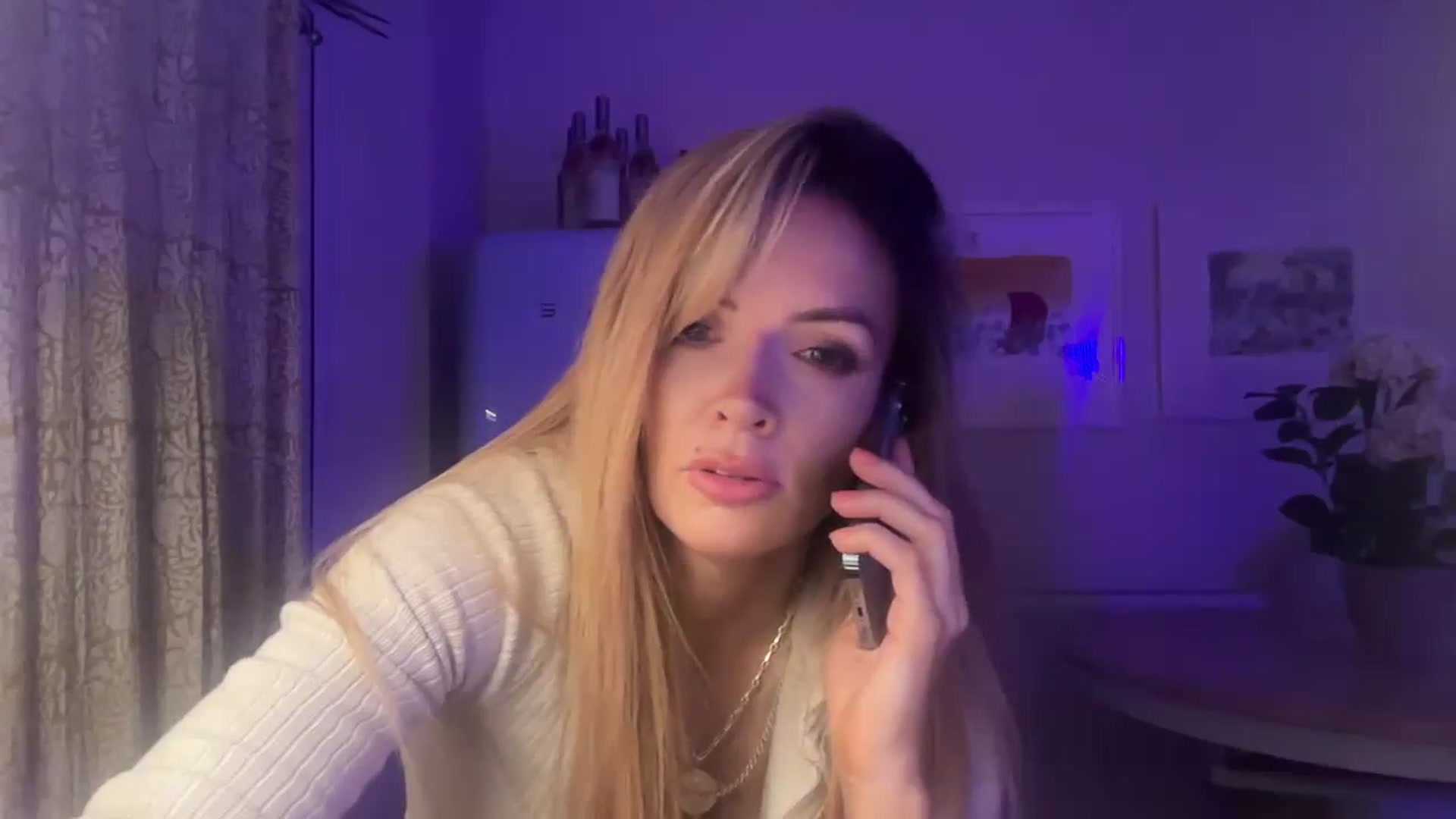 Gallery image thumbnail from Courtney's myfreecams stream on, 09/05/2025, 23:26 image 10 of 20