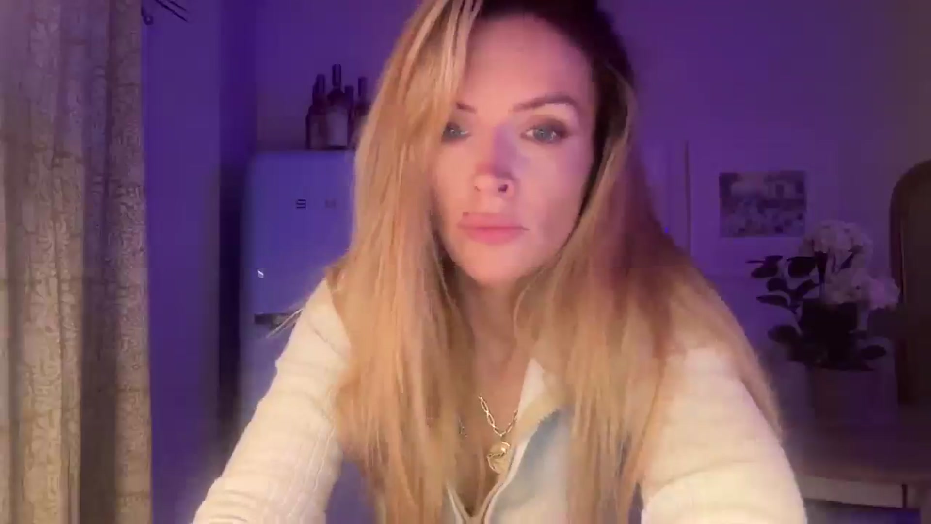 Gallery image thumbnail from Courtney's myfreecams stream on, 09/05/2025, 23:26 image 17 of 20