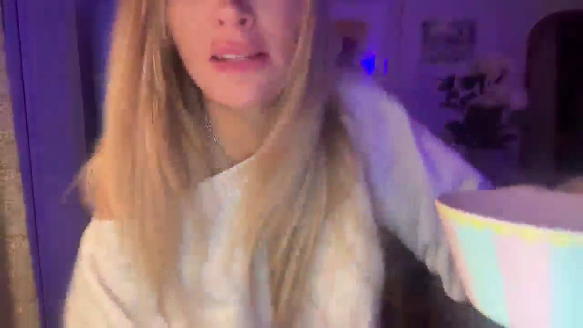 Gallery image thumbnail from Courtney's myfreecams stream on, 09/06/2025, 24:31 image 15 of 20