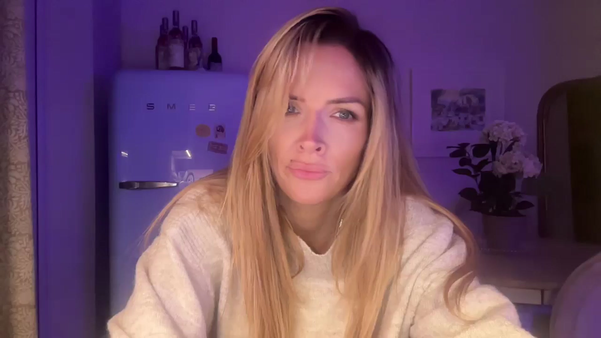 Gallery image thumbnail from Courtney's myfreecams stream on, 09/06/2025, 24:31 image 19 of 20