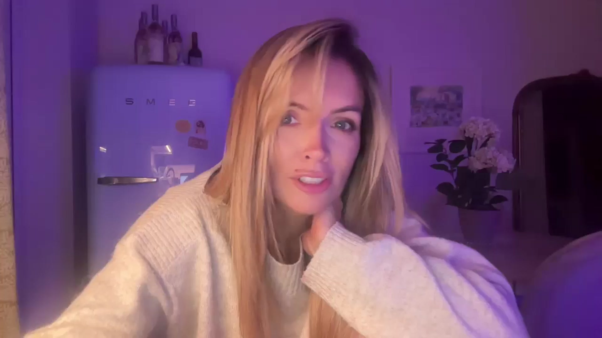 Gallery image thumbnail from Courtney's myfreecams stream on, 09/06/2025, 24:31 image 9 of 20