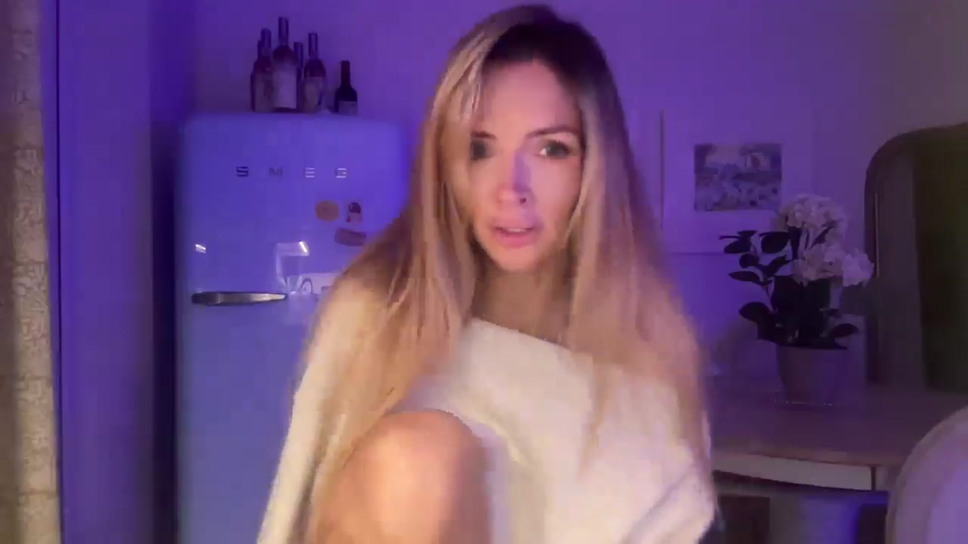 Gallery image thumbnail from Courtney's myfreecams stream on, 09/06/2025, 24:31 image 18 of 20