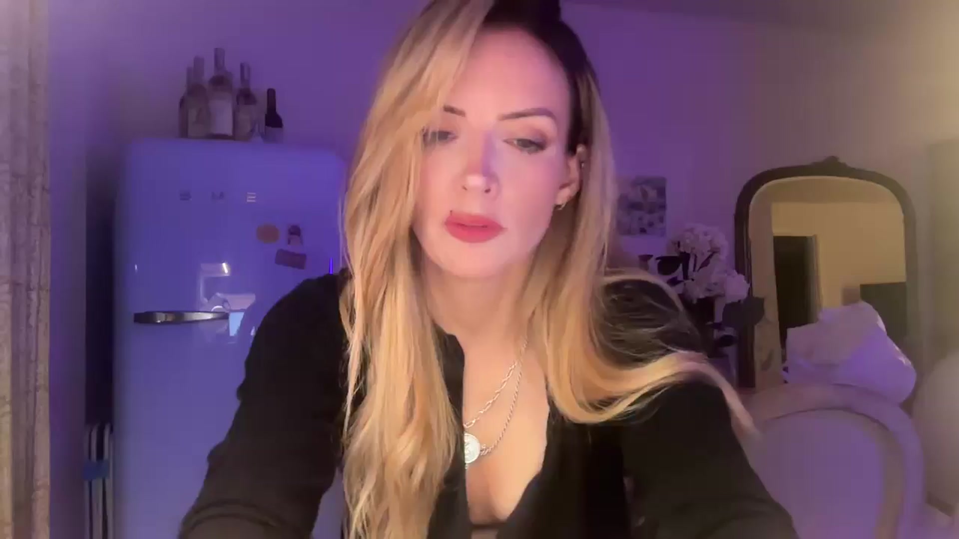 Gallery image thumbnail from Courtney's myfreecams stream on, 09/06/2025, 23:49 image 2 of 20