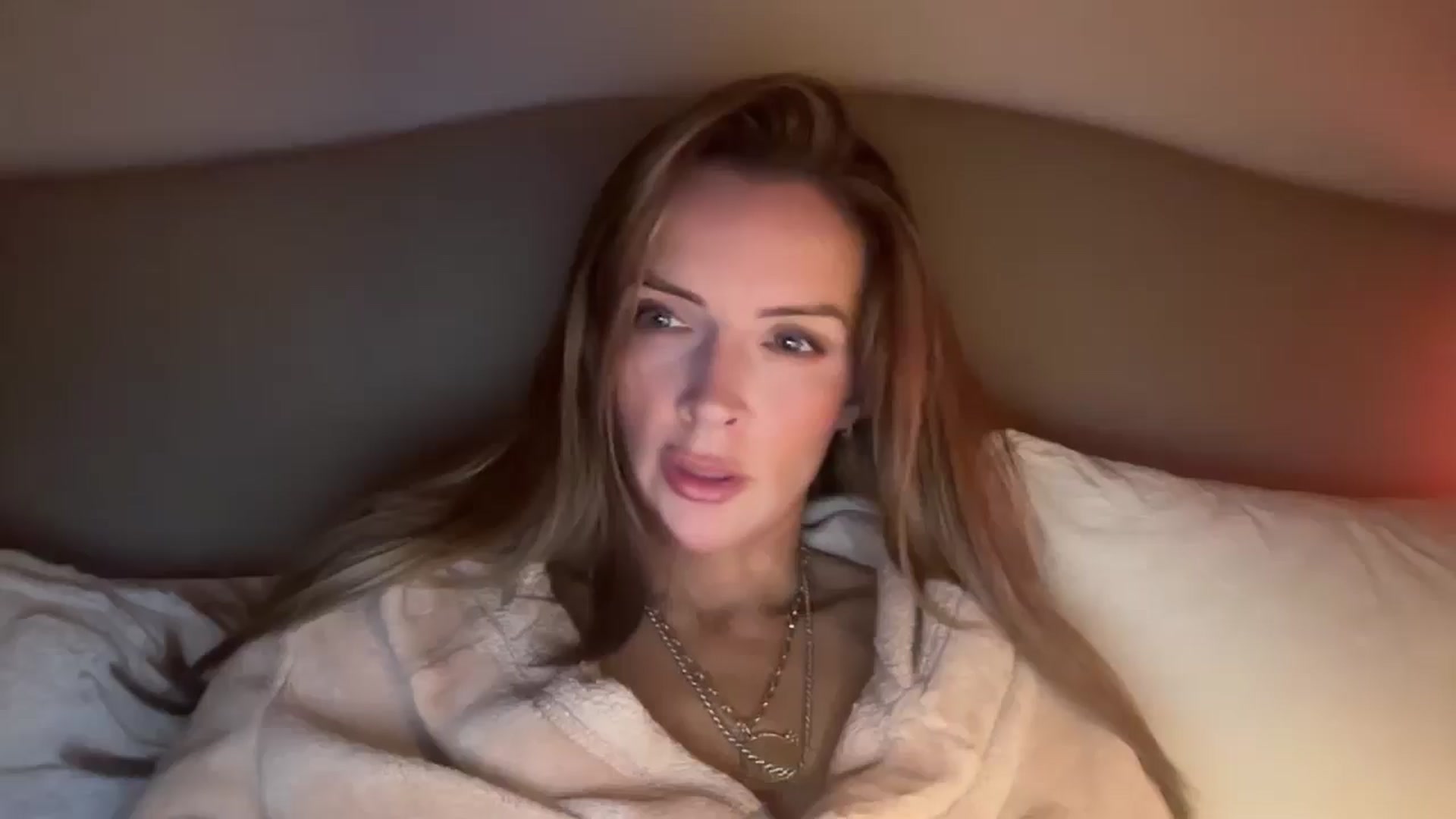 Gallery image thumbnail from Courtney's myfreecams stream on, 09/17/2025, 23:47 image 1 of 20