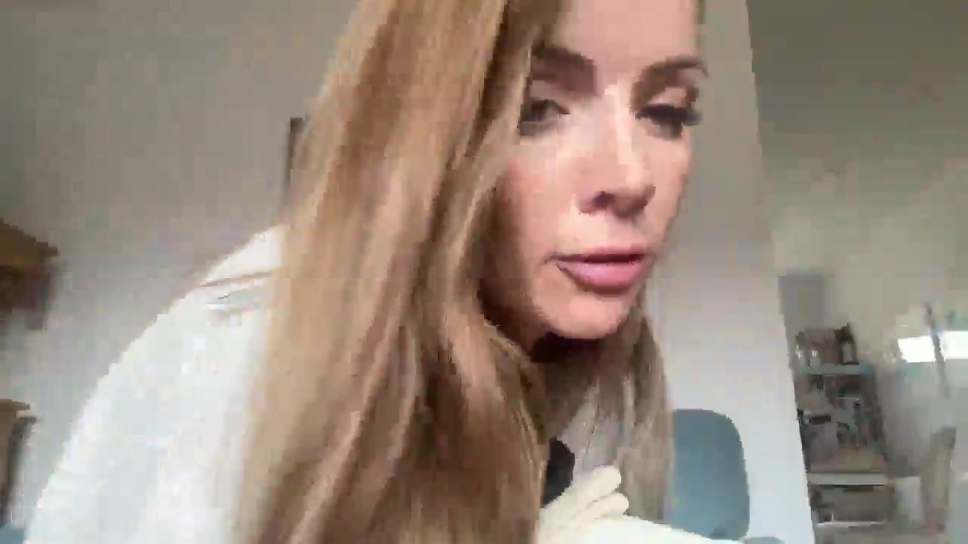 Gallery image thumbnail from Courtney's myfreecams stream on, 09/18/2025, 13:48 image 4 of 20
