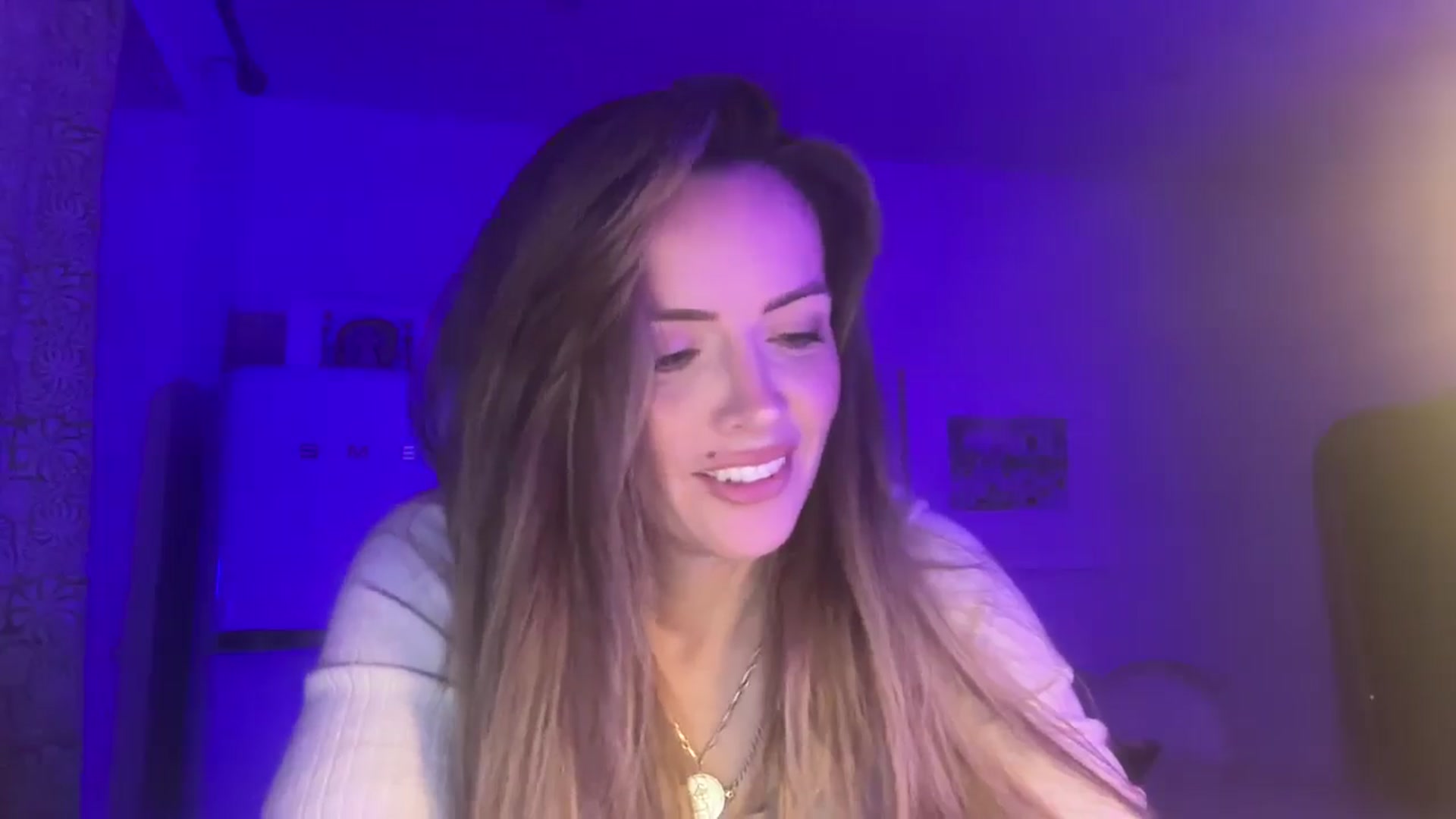 Gallery image thumbnail from Courtney's myfreecams stream on, 09/28/2025, 23:03 image 4 of 20