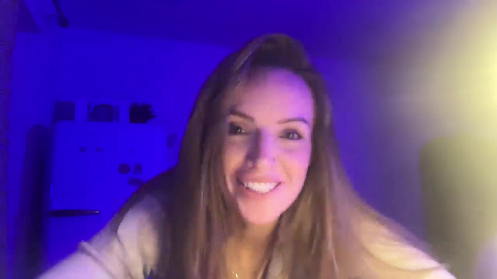 Gallery image thumbnail from Courtney's myfreecams stream on, 09/28/2025, 23:03 image 11 of 20