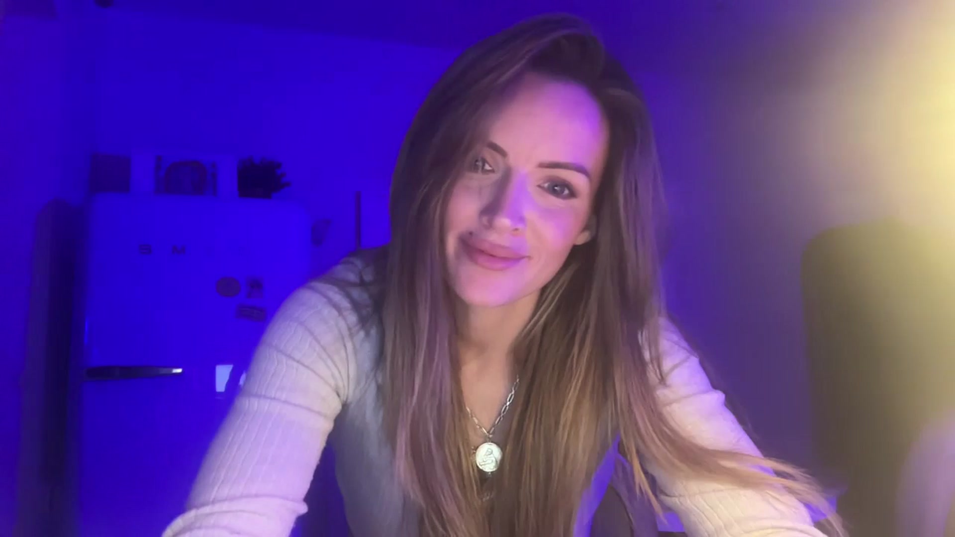 Gallery image thumbnail from Courtney's myfreecams stream on, 09/28/2025, 23:03 image 14 of 20