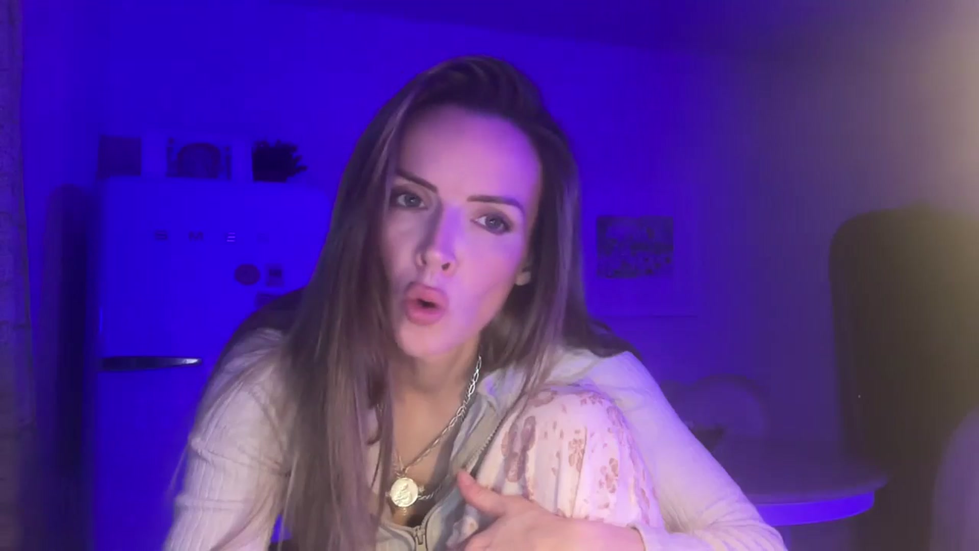 Gallery image thumbnail from Courtney's myfreecams stream on, 09/28/2025, 23:03 image 20 of 20