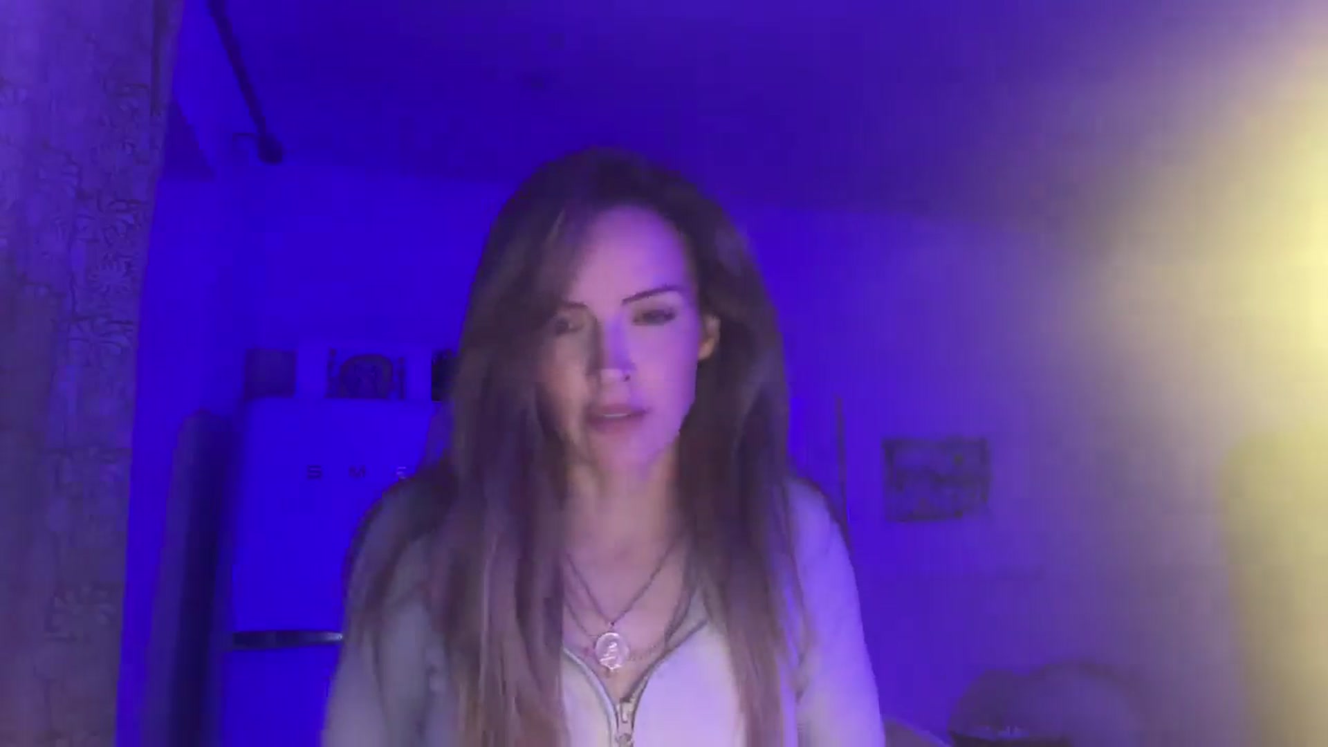 Gallery image thumbnail from Courtney's myfreecams stream on, 09/28/2025, 23:03 image 8 of 20
