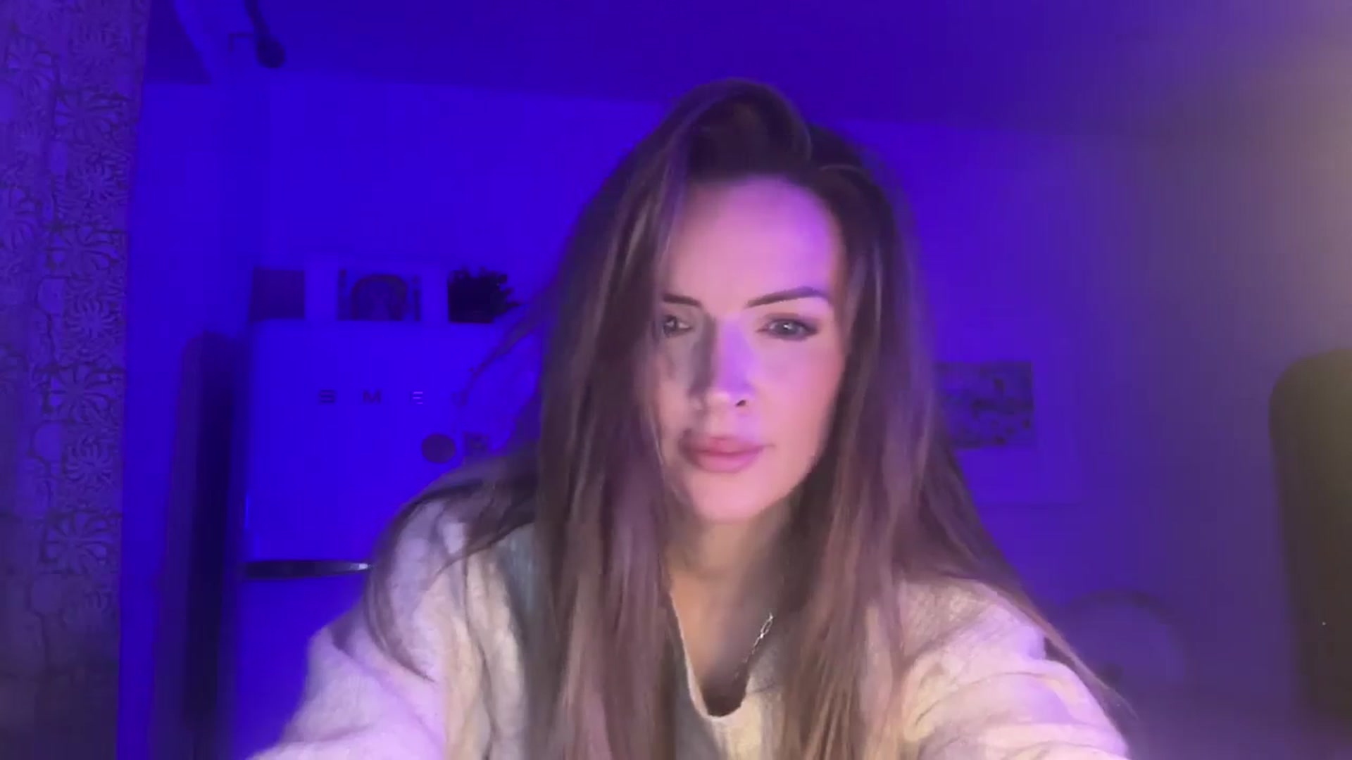 Gallery image thumbnail from Courtney's myfreecams stream on, 09/28/2025, 23:03 image 6 of 20