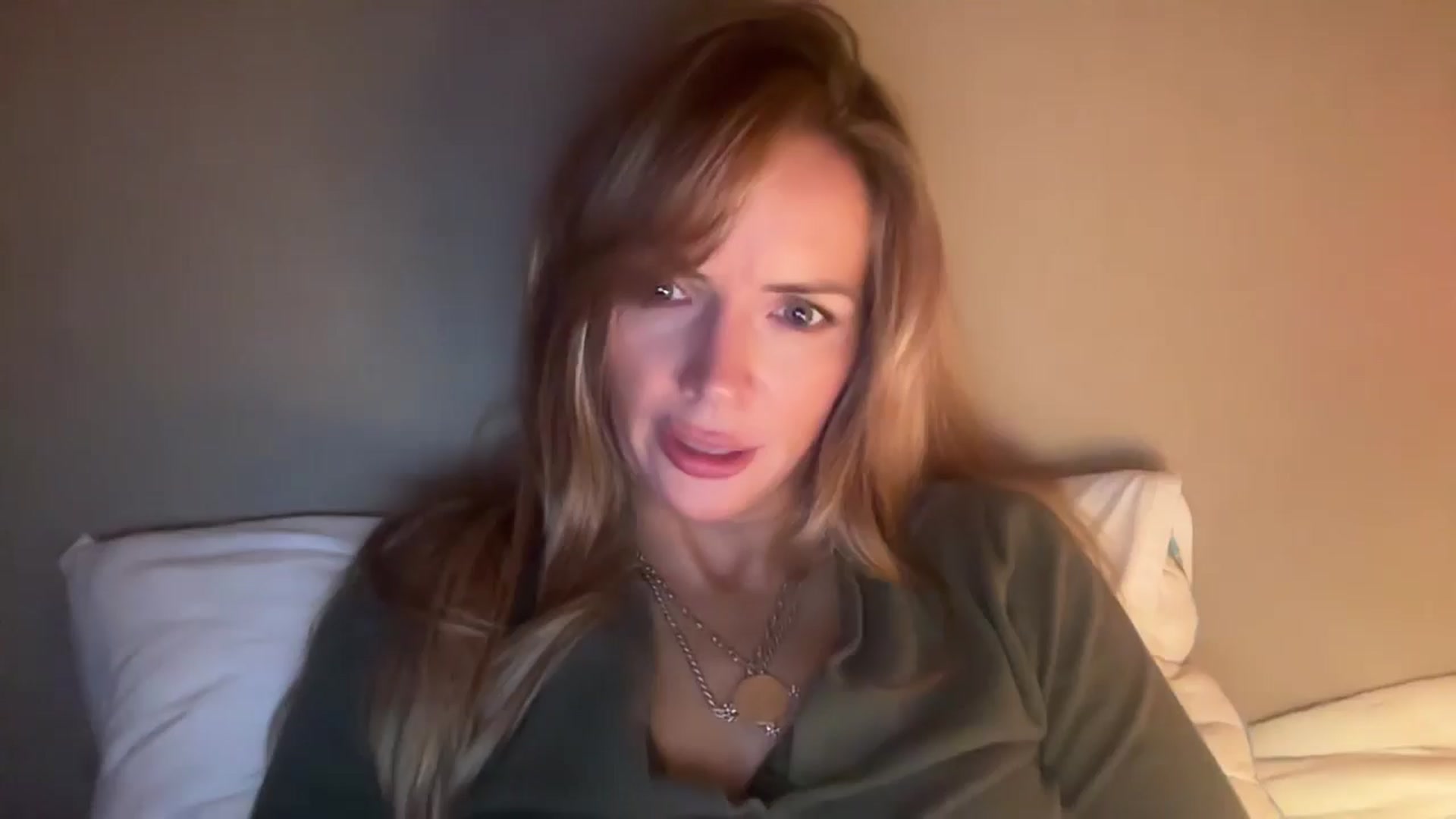 Gallery image thumbnail from Courtney's myfreecams stream on, 10/01/2025, 01:28 image 9 of 20