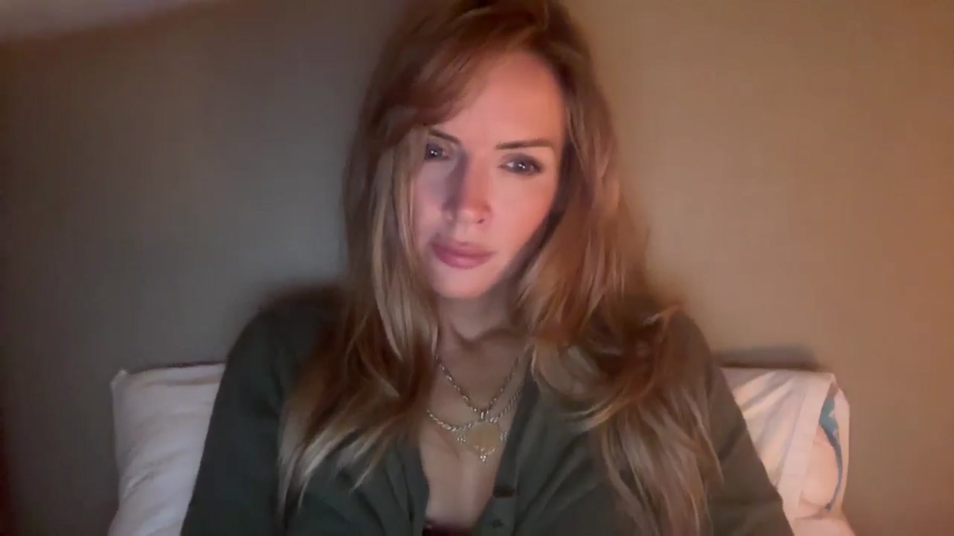 Gallery image thumbnail from Courtney's myfreecams stream on, 10/01/2025, 01:28 image 14 of 20