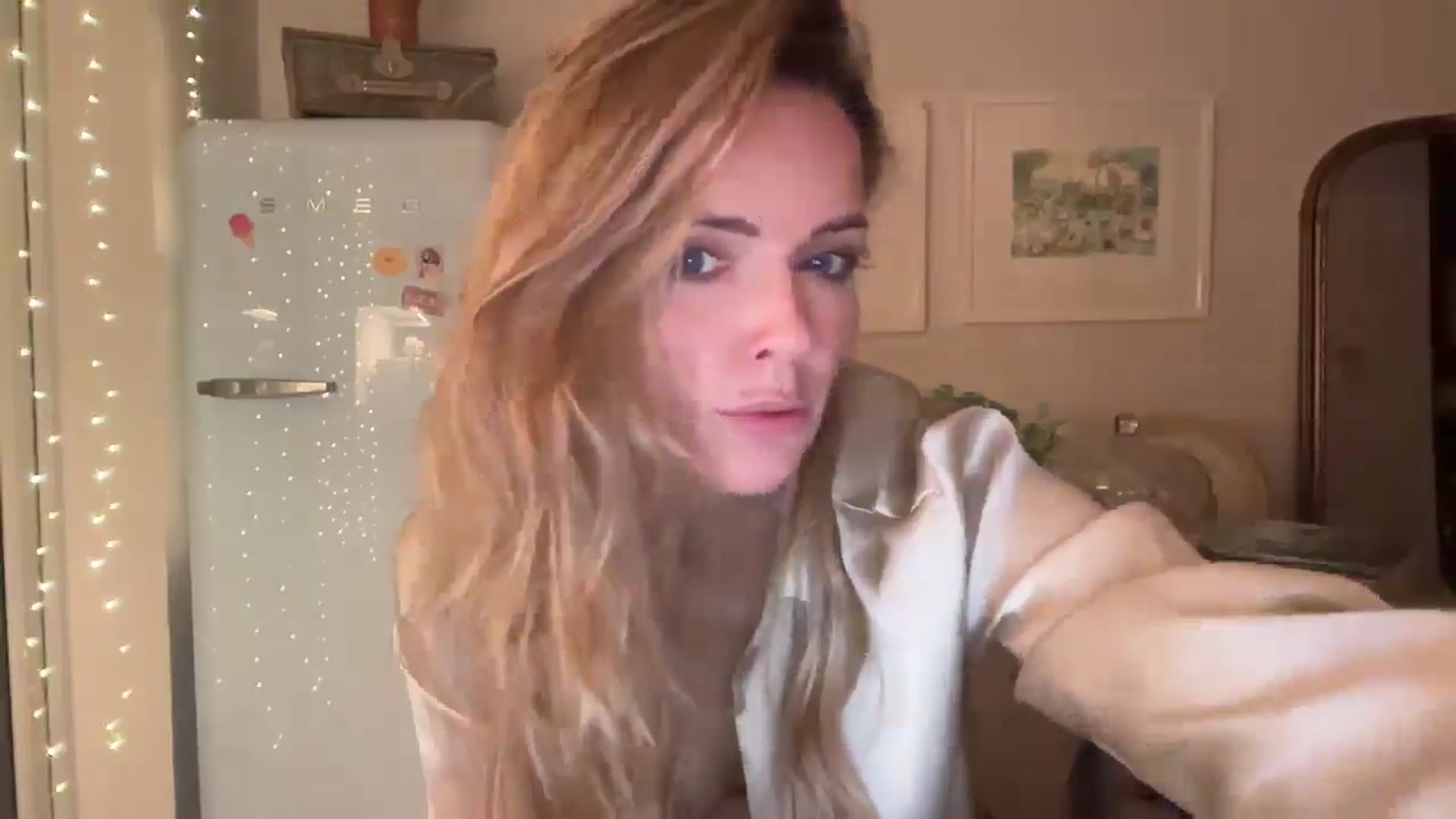 Gallery image thumbnail from Courtney's myfreecams stream on, 11/11/2025, 23:36 image 2 of 20