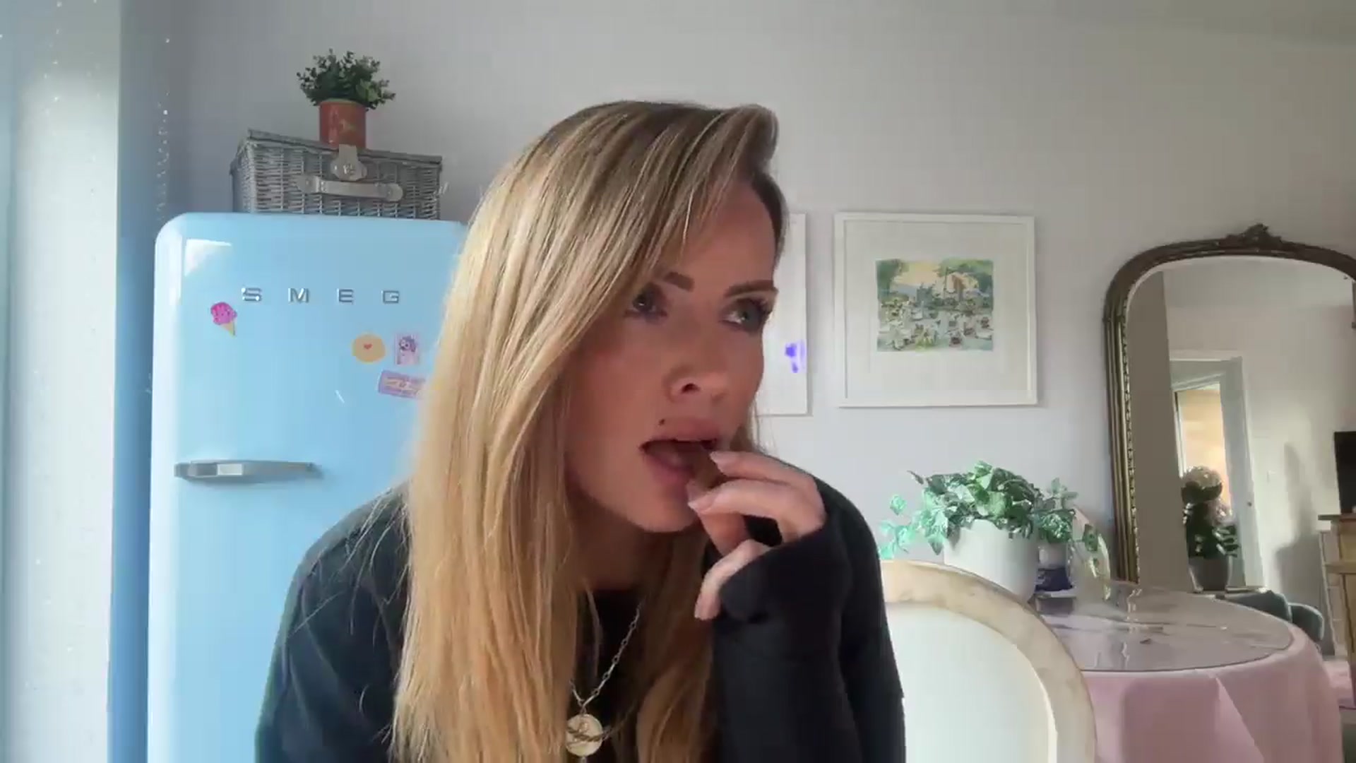 Gallery image thumbnail from Courtney's myfreecams stream on, 11/13/2025, 13:35 image 7 of 20