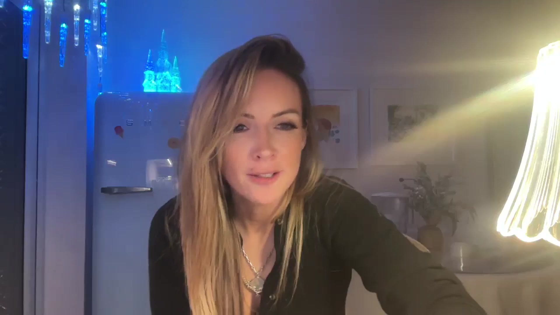 Gallery image thumbnail from Courtney's myfreecams stream on, 11/25/2025, 18:02 image 9 of 20