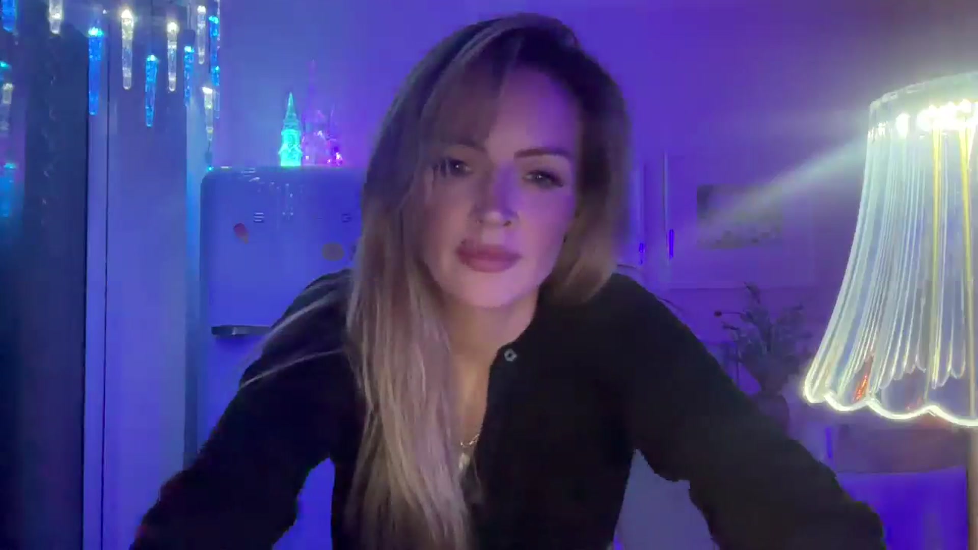 Gallery image thumbnail from Courtney's myfreecams stream on, 11/25/2025, 18:02 image 16 of 20