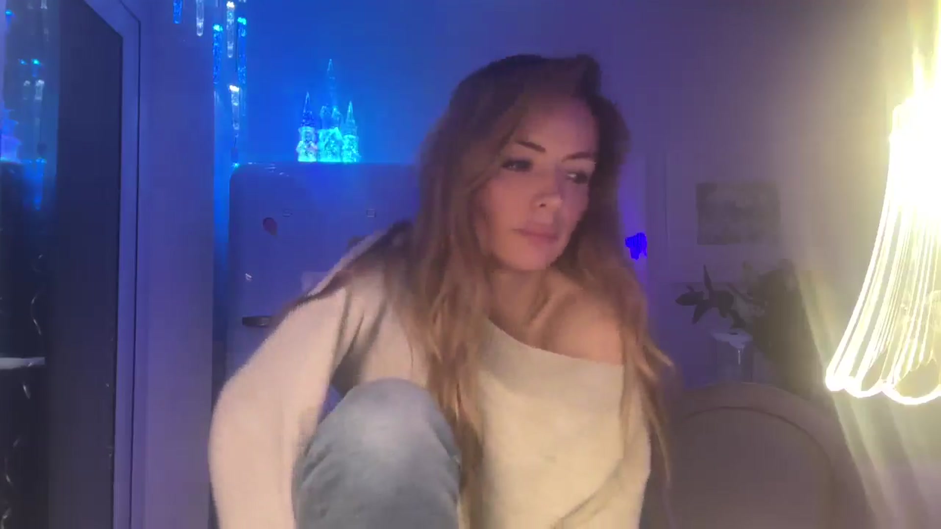 Gallery image thumbnail from Courtney's myfreecams stream on, 11/29/2025, 17:33 image 3 of 20