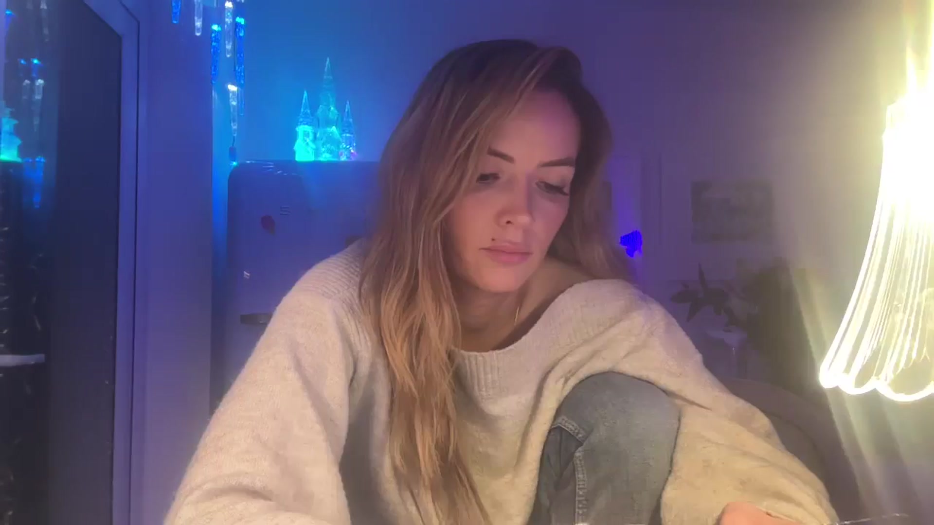 Gallery image thumbnail from Courtney's myfreecams stream on, 11/29/2025, 17:33 image 6 of 20