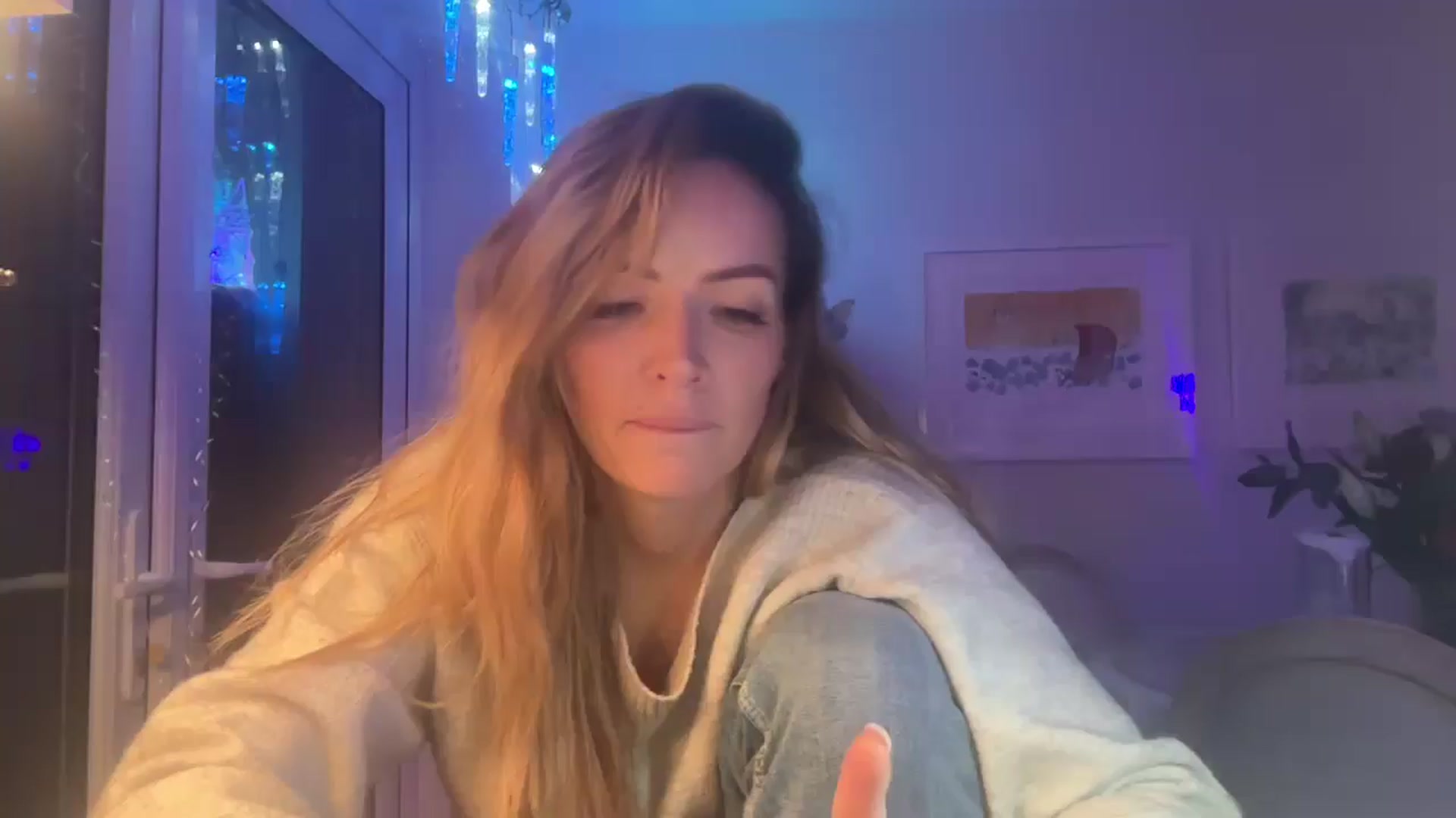 Gallery image thumbnail from Courtney's myfreecams stream on, 11/30/2025, 03:03 image 1 of 20