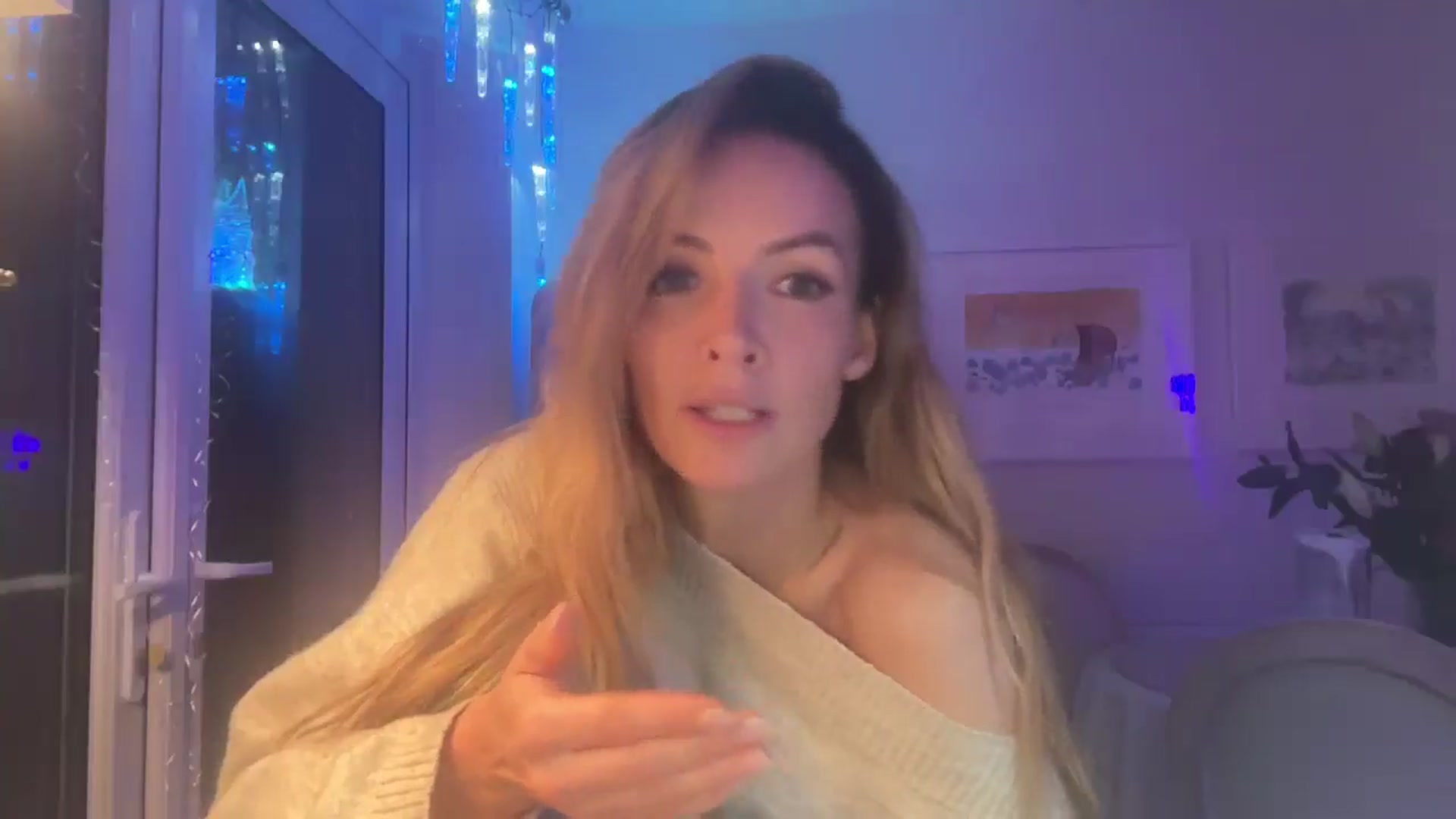 Gallery image thumbnail from Courtney's myfreecams stream on, 11/30/2025, 03:03 image 4 of 20
