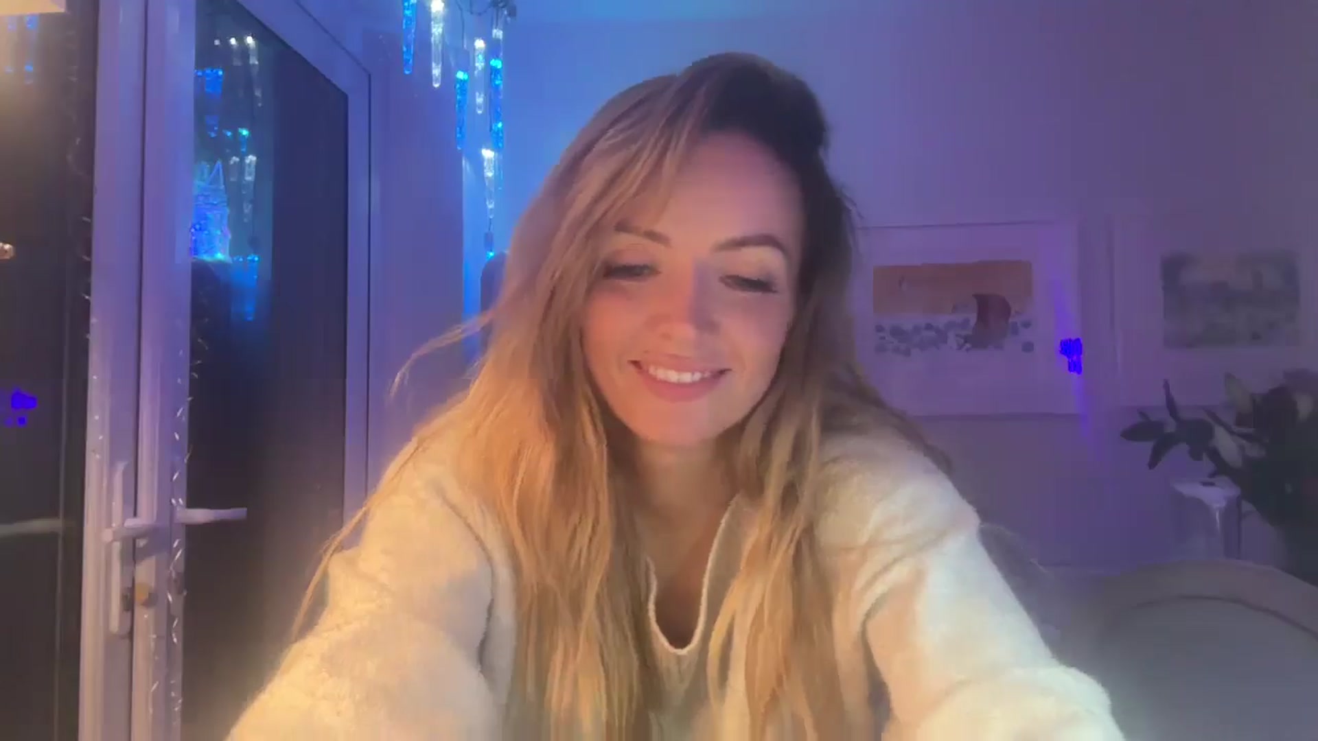 Gallery image thumbnail from Courtney's myfreecams stream on, 11/30/2025, 03:03 image 2 of 20