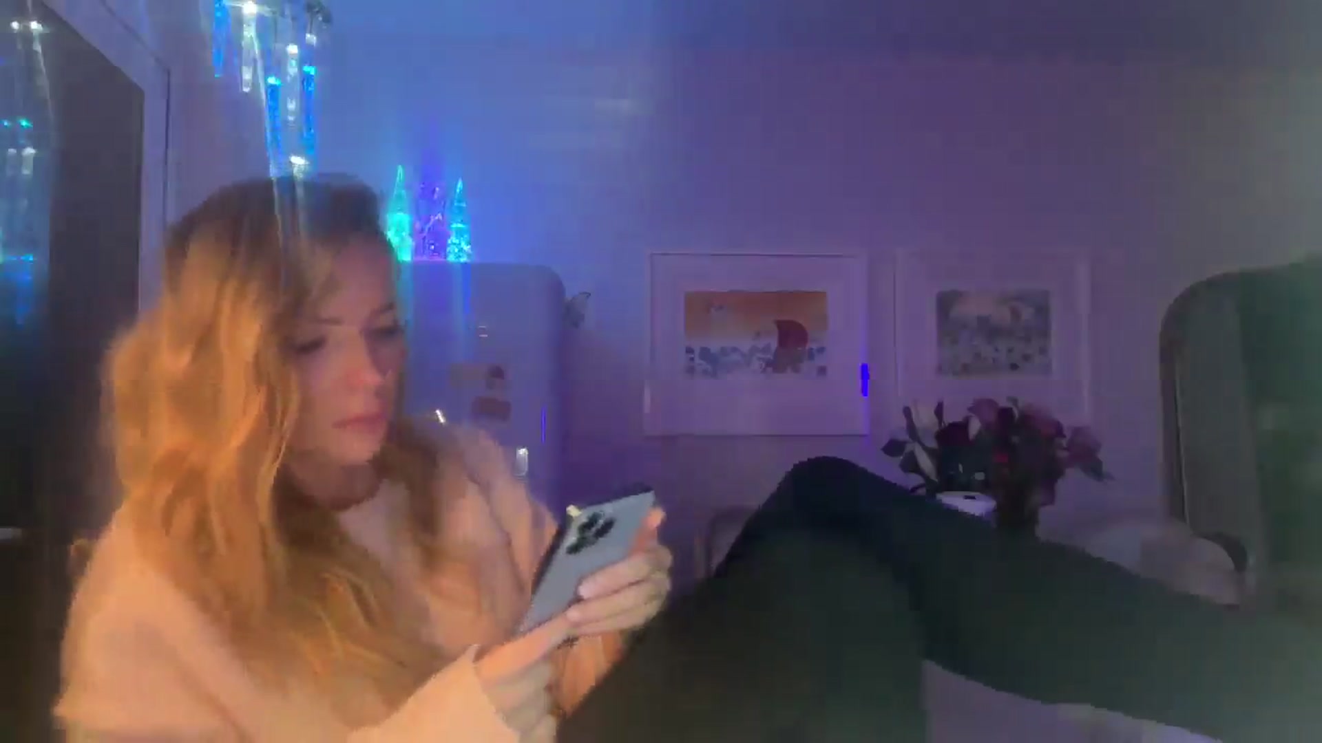 Gallery image thumbnail from Courtney's myfreecams stream on, 11/30/2025, 19:39 image 20 of 20