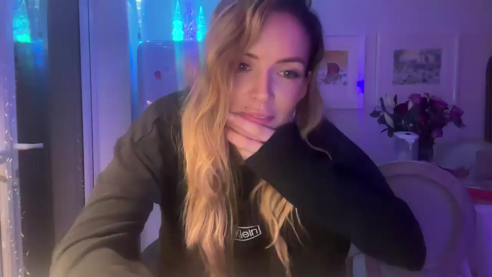 Gallery image thumbnail from Courtney's myfreecams stream on, 11/30/2025, 23:23 image 1 of 20