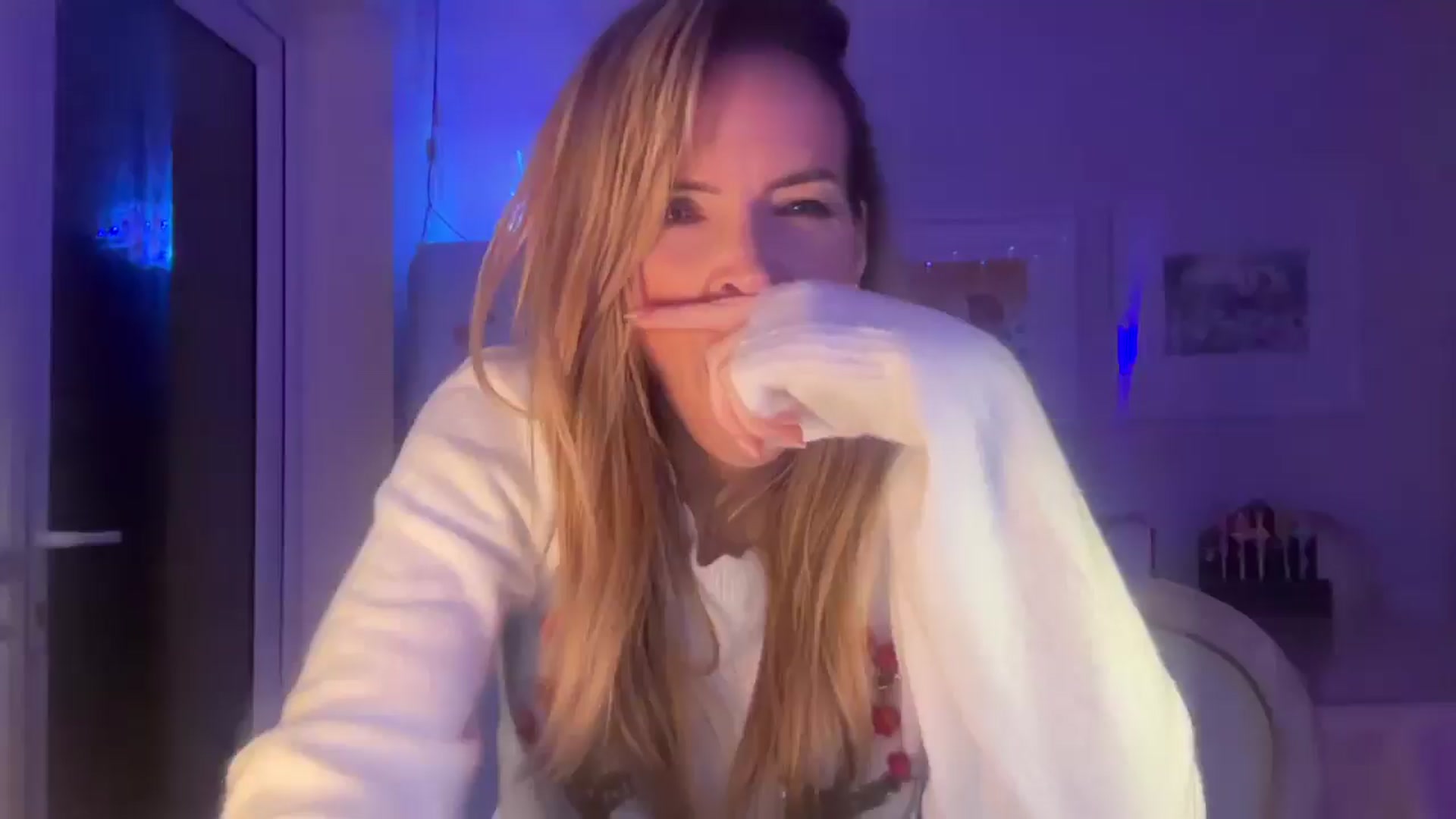 Gallery image thumbnail from Courtney's myfreecams stream on, 12/08/2025, 18:15 image 1 of 20