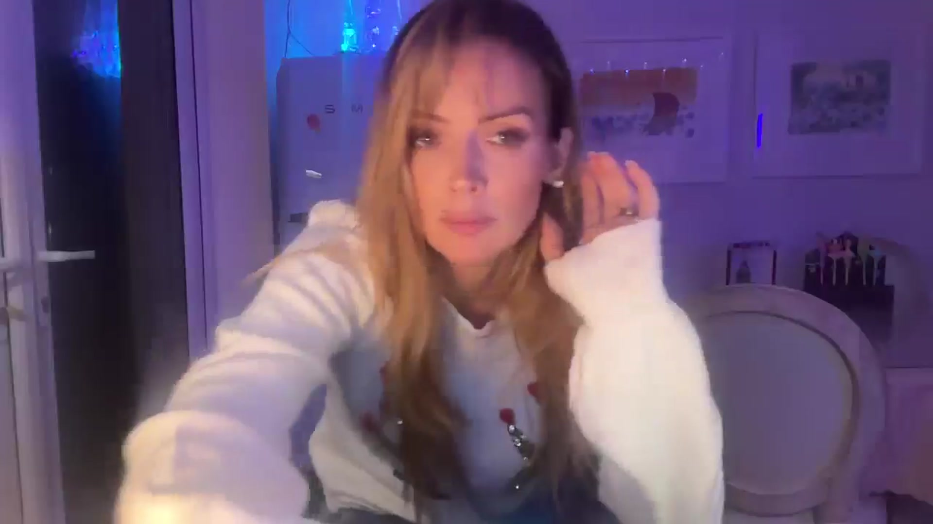 Gallery image thumbnail from Courtney's myfreecams stream on, 12/08/2025, 18:15 image 10 of 20