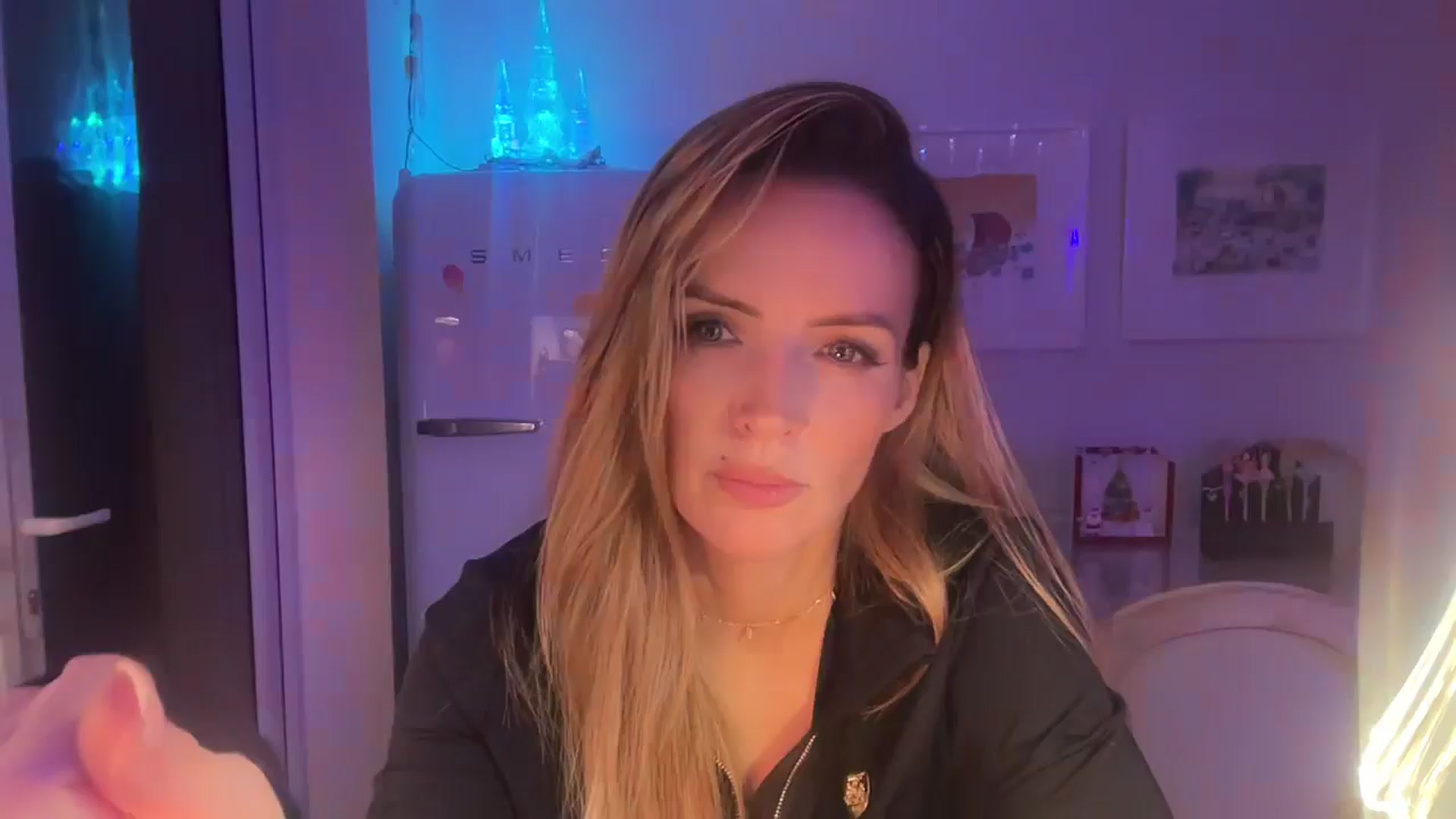 Gallery image thumbnail from Courtney's myfreecams stream on, 12/08/2025, 21:24 image 3 of 20